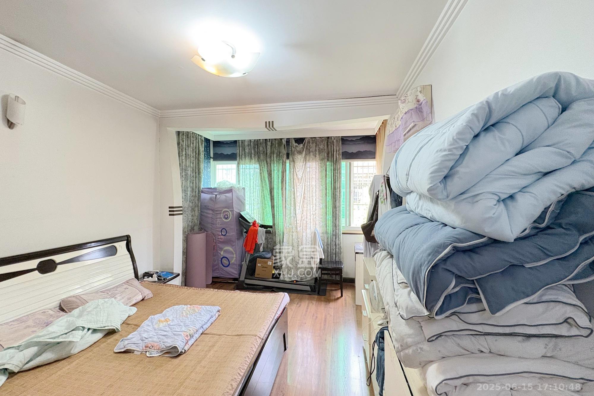 金利苑 3室2厅2卫 59.0万 金利苑 3室2厅2卫 59.0万卧室