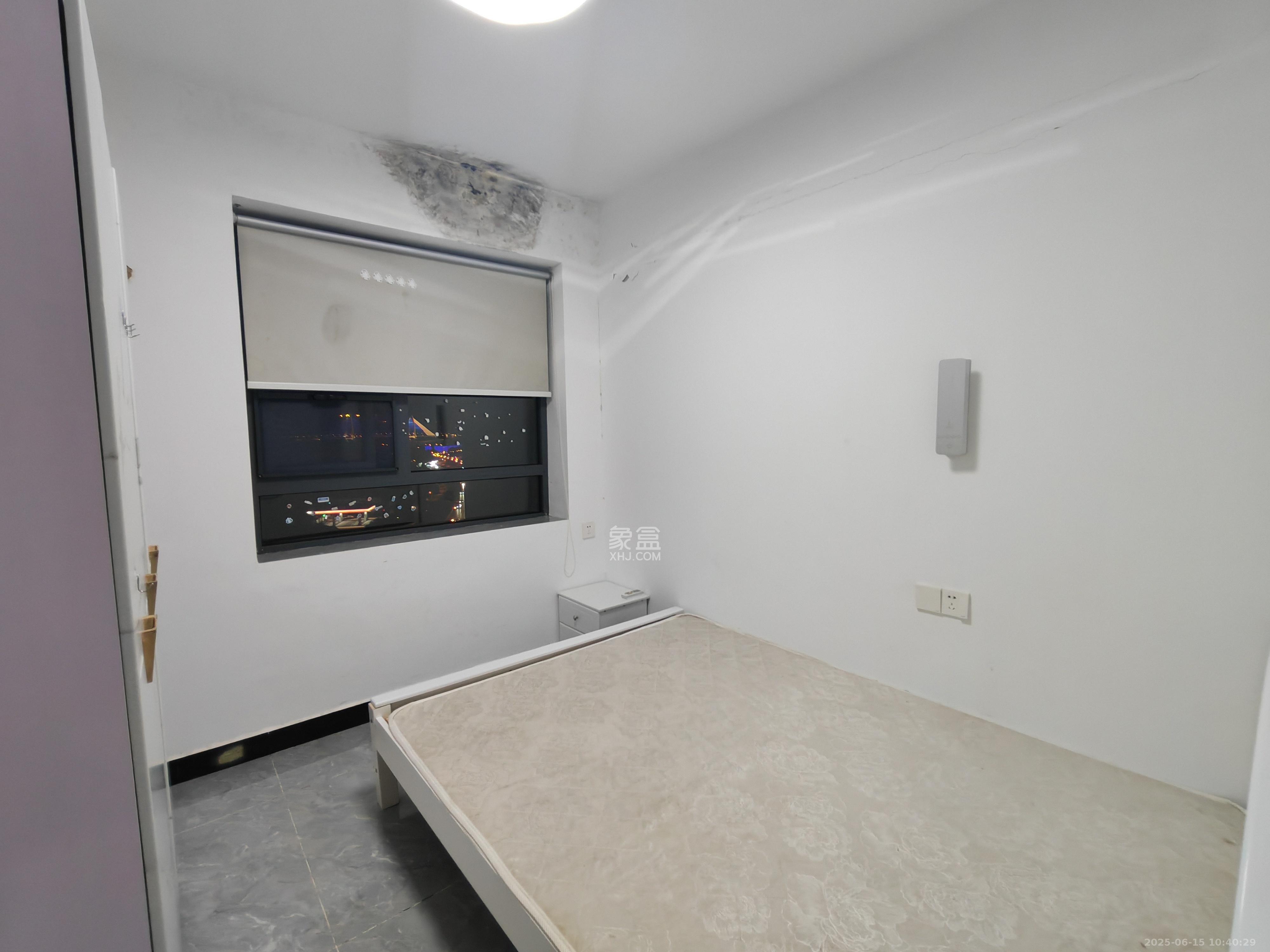 新诚小区  2室1厅1卫   1900.00元/月室内图