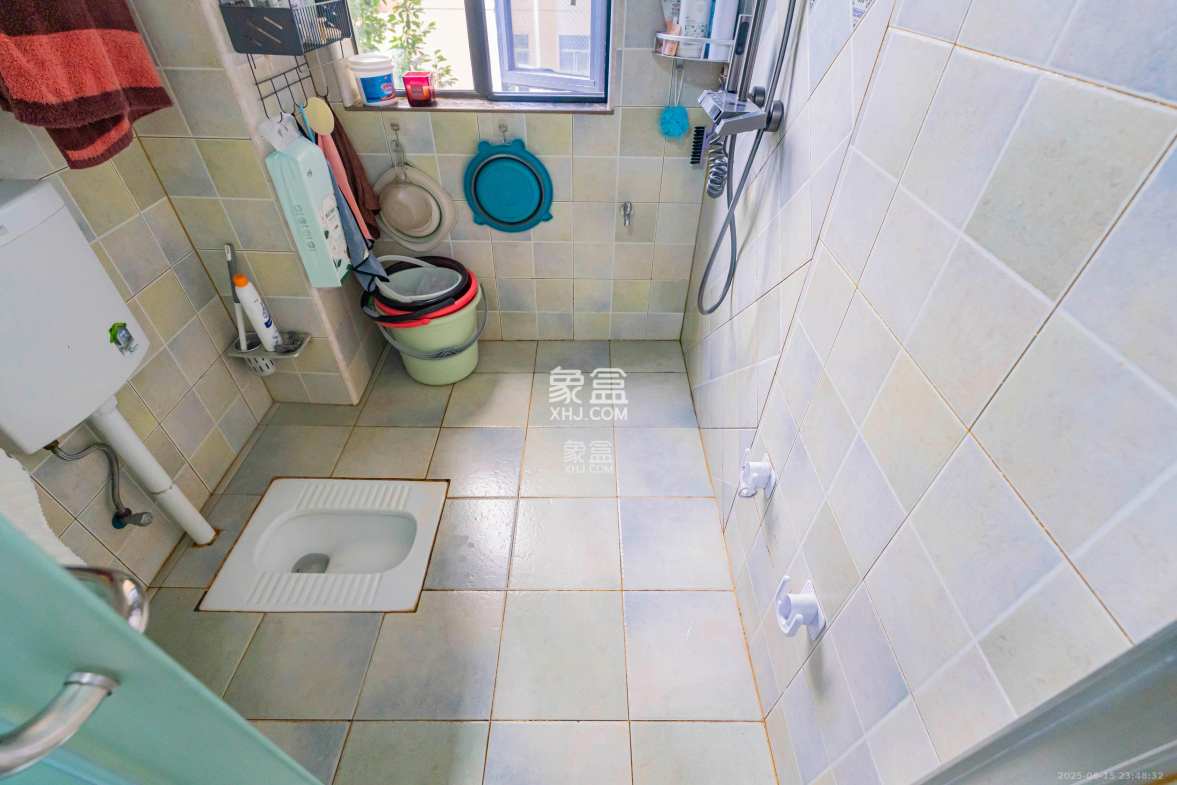 悦湖山 3室2厅1卫 78.0万 悦湖山 3室2厅1卫 78.0万卫生间