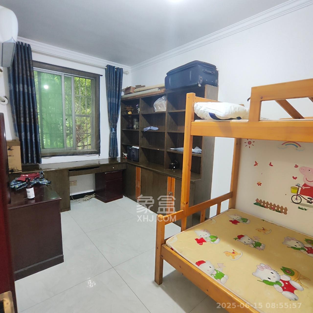 中南汽车世界 3室2厅1卫 1600.00元/月 中南汽车世界 3室2厅1卫 1600.00元/月室内图