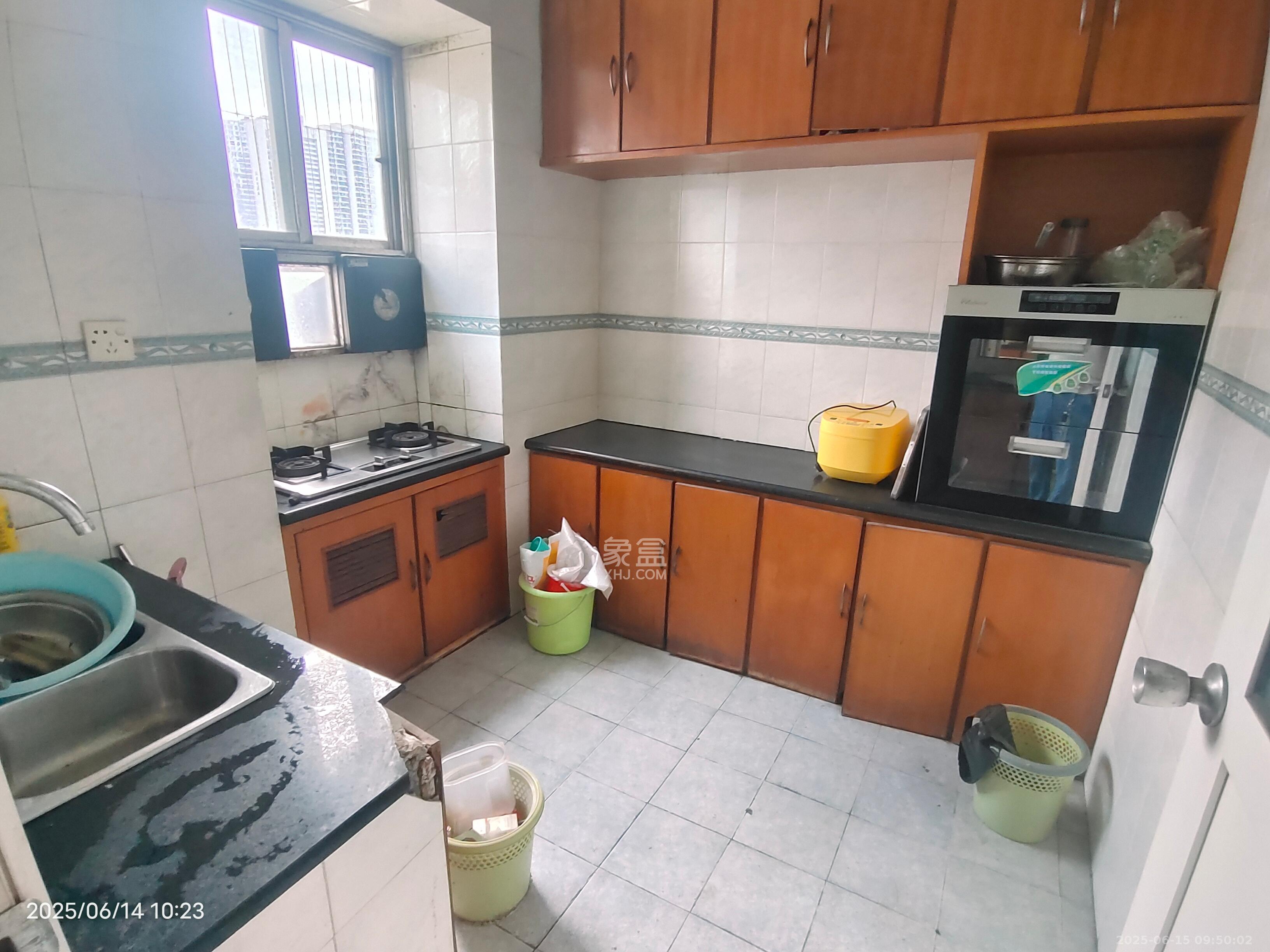 鸿基花园  4室1厅1卫    2200.0元/月 鸿基花园  4室1厅1卫    2200.0元/月室内图