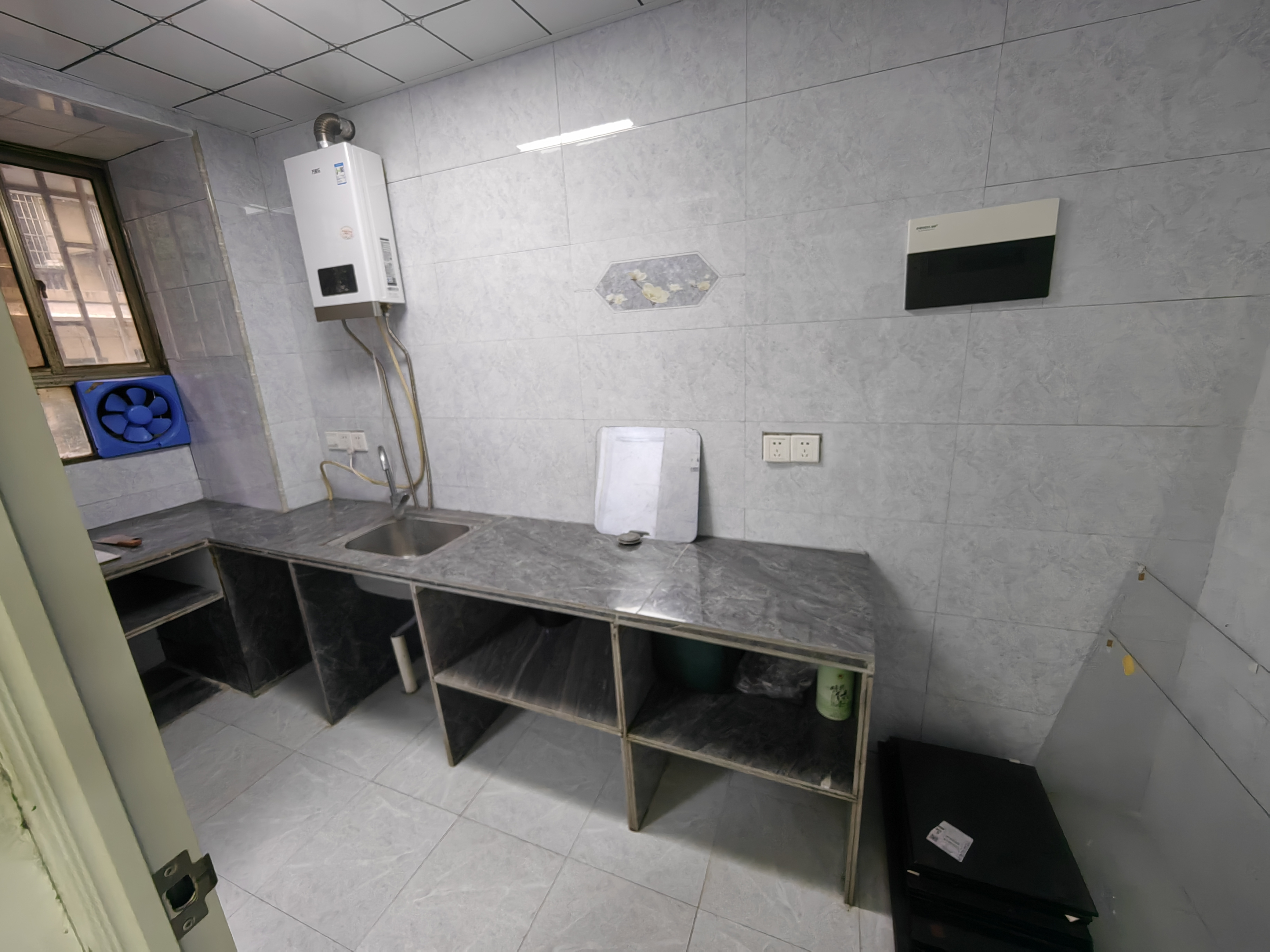 水泥厂家属区（蒸湘区）  1室0厅0卫   1200.00元/月室内图