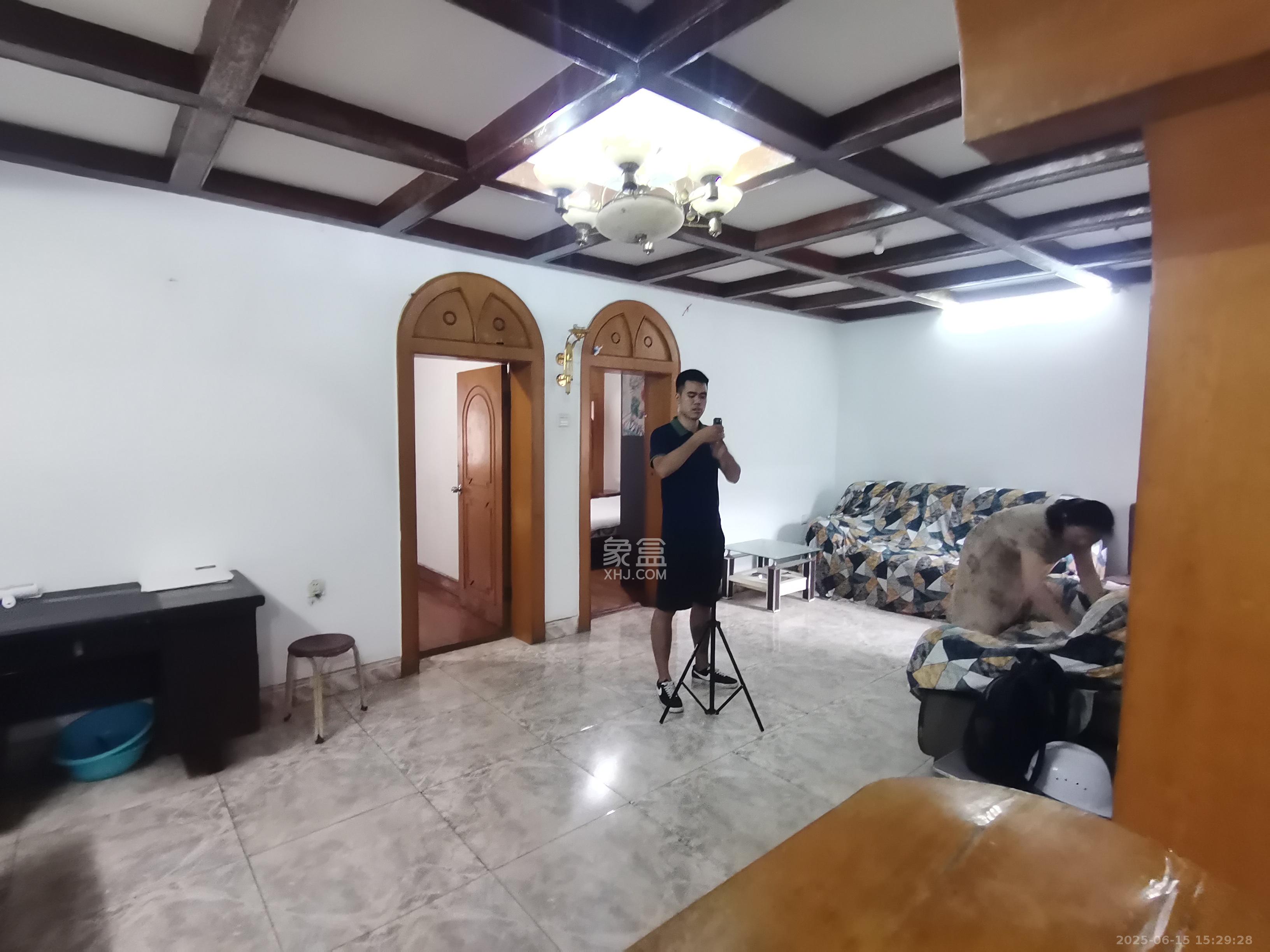 华达家园 3室2厅1卫 1400.0元/月 华达家园 3室2厅1卫 1400.0元/月室内图