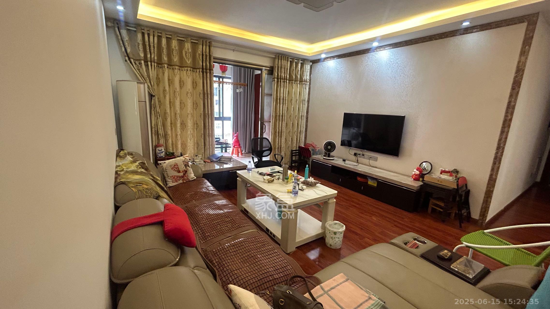 和美星城 3室2厅1卫 2300.0元/月 和美星城 3室2厅1卫 2300.0元/月室内图