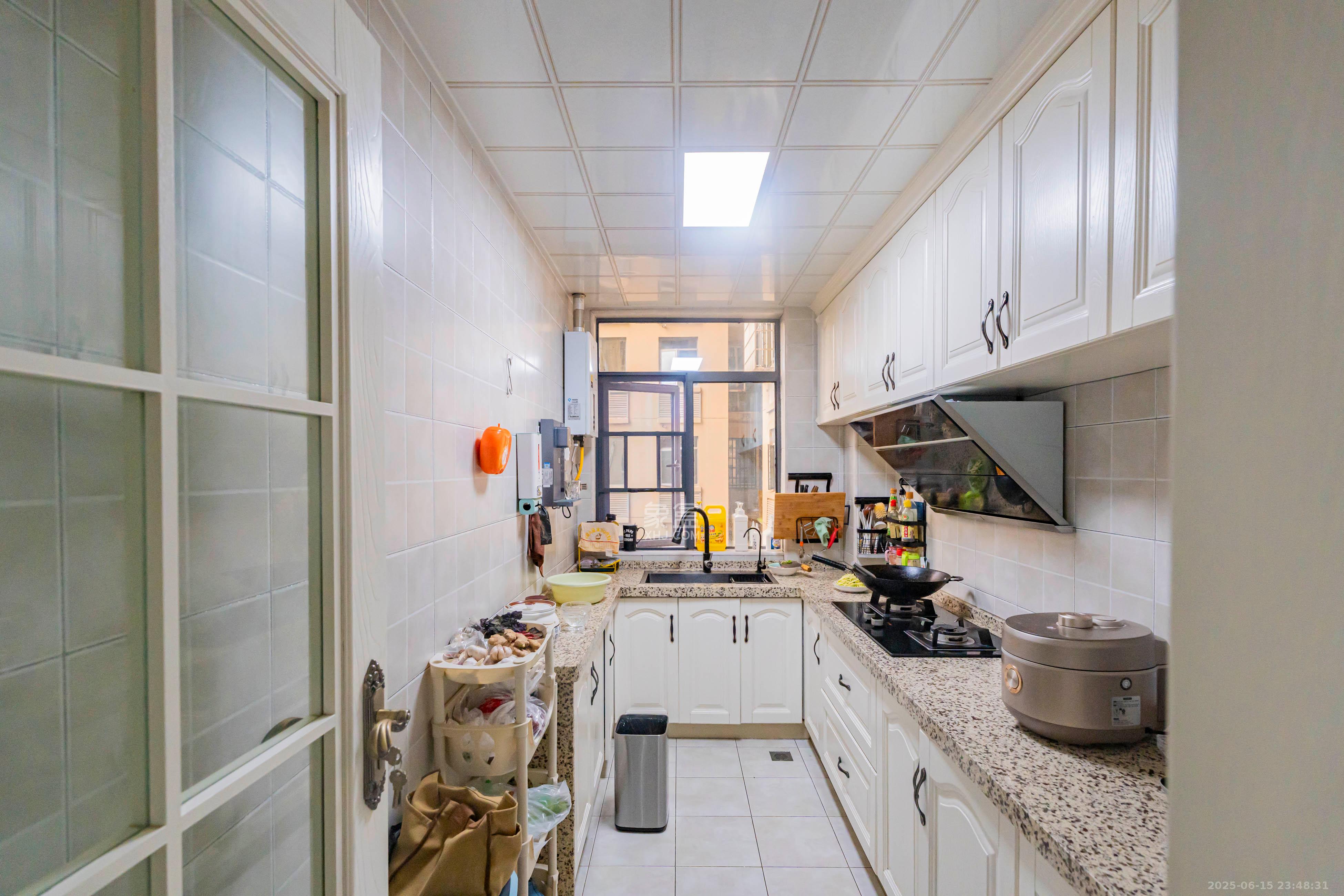 悦湖山 3室2厅1卫 78.0万 悦湖山 3室2厅1卫 78.0万厨房