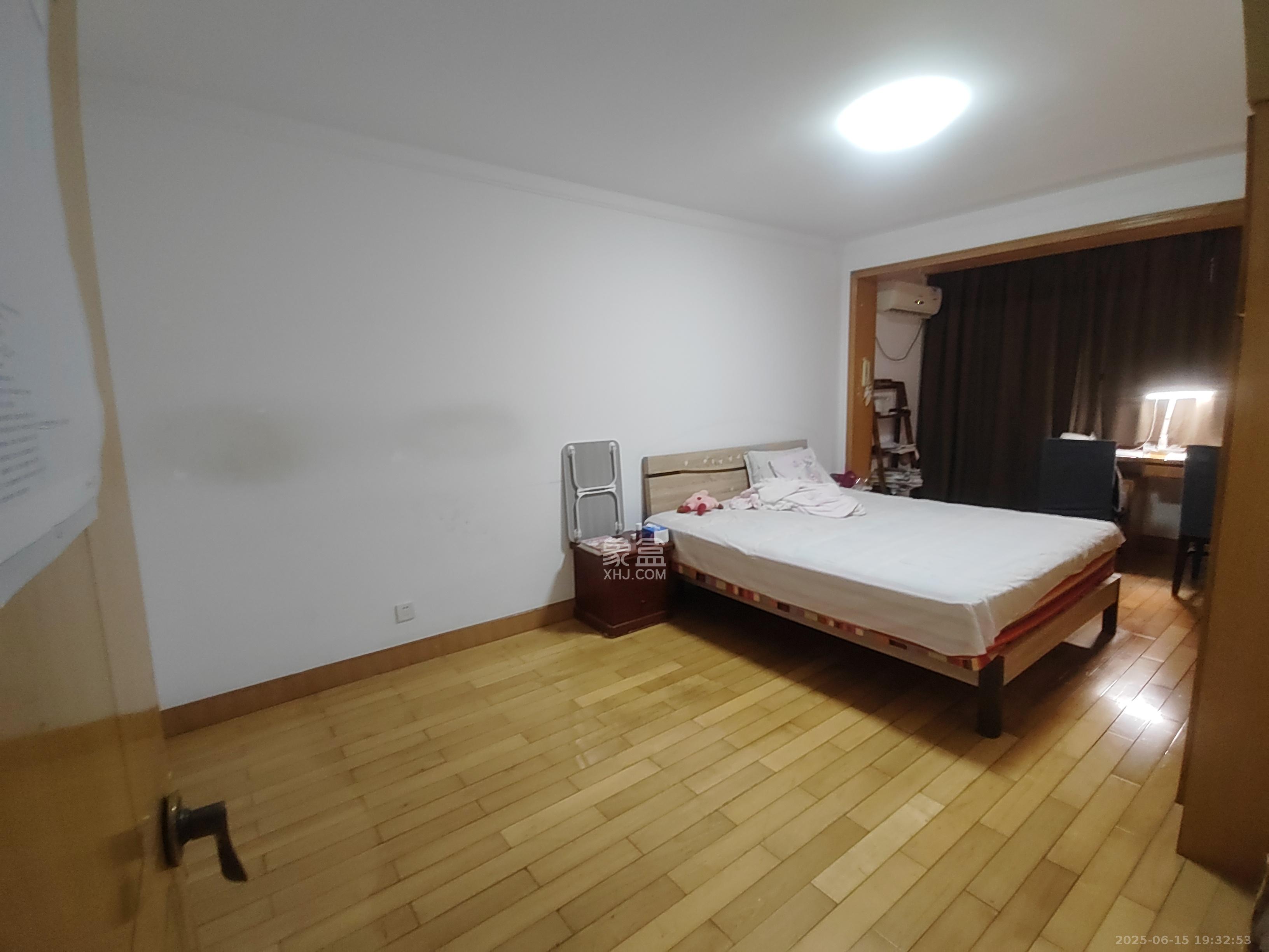 学院新村  2室2厅2卫   4500.00元/月室内图