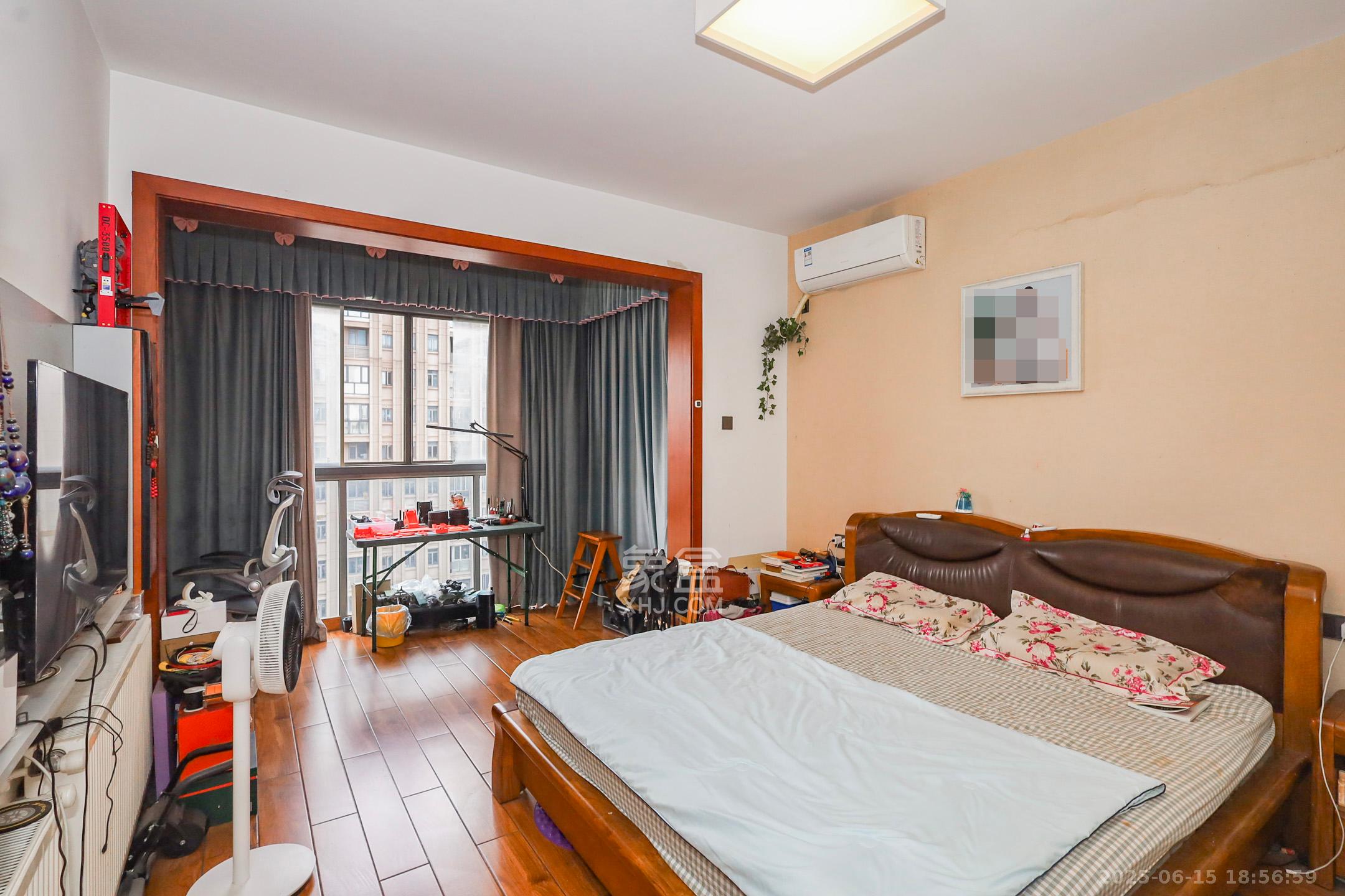 八方小区C区 3室2厅2卫 390.0万 八方小区C区 3室2厅2卫 390.0万卧室