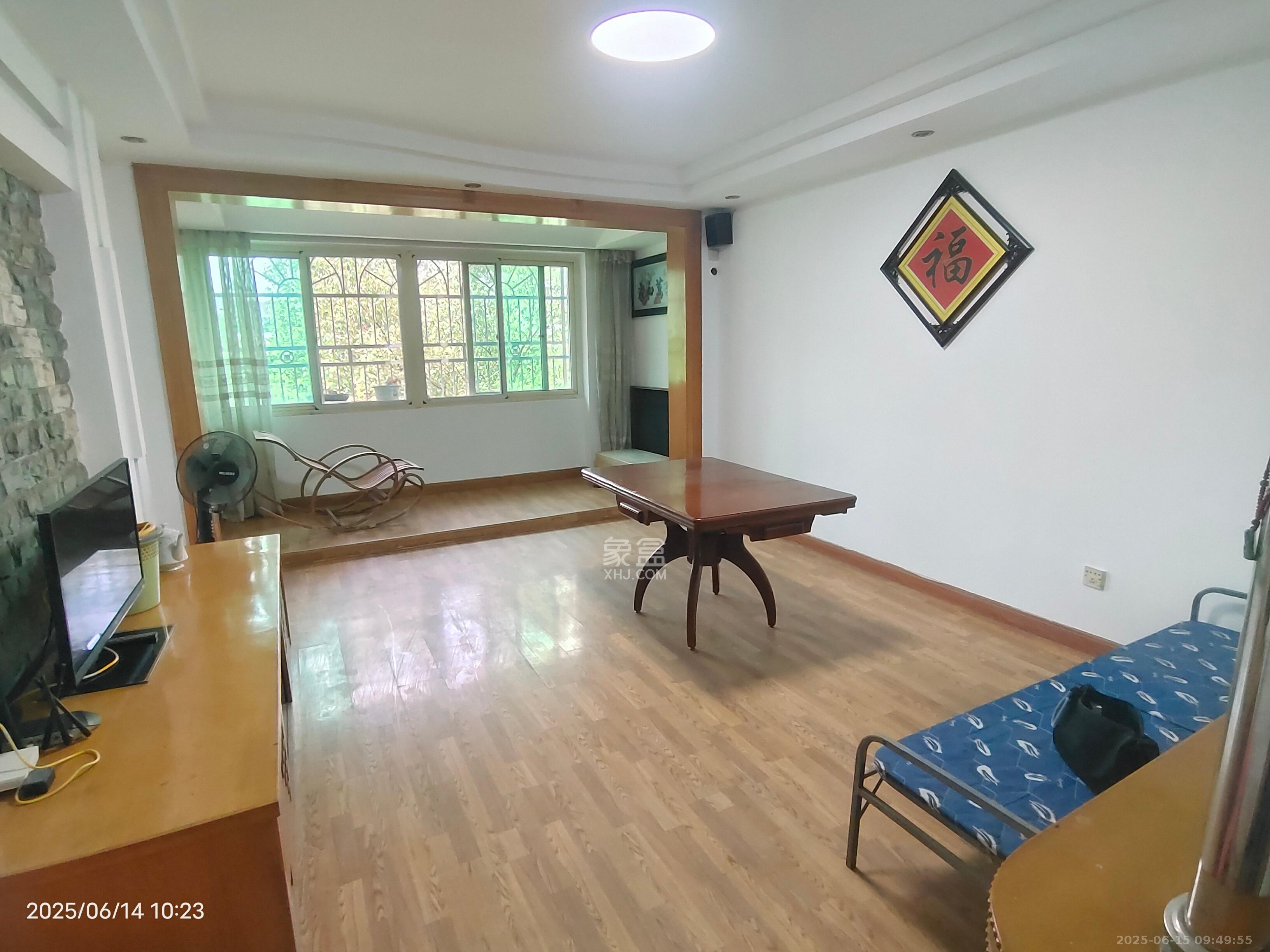 鸿基花园  4室1厅1卫    2200.0元/月 鸿基花园  4室1厅1卫    2200.0元/月室内图