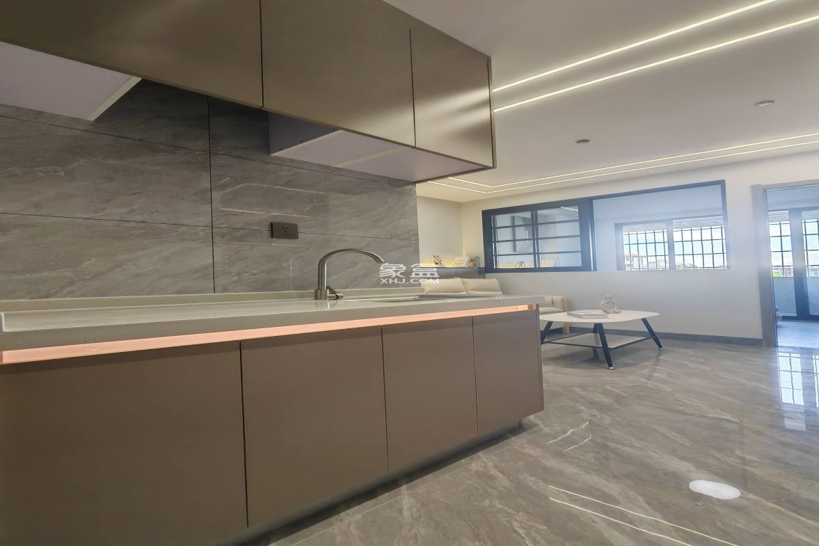 嵩阳大厦 1室1厅1卫 43.0万 嵩阳大厦 1室1厅1卫 43.0万客厅