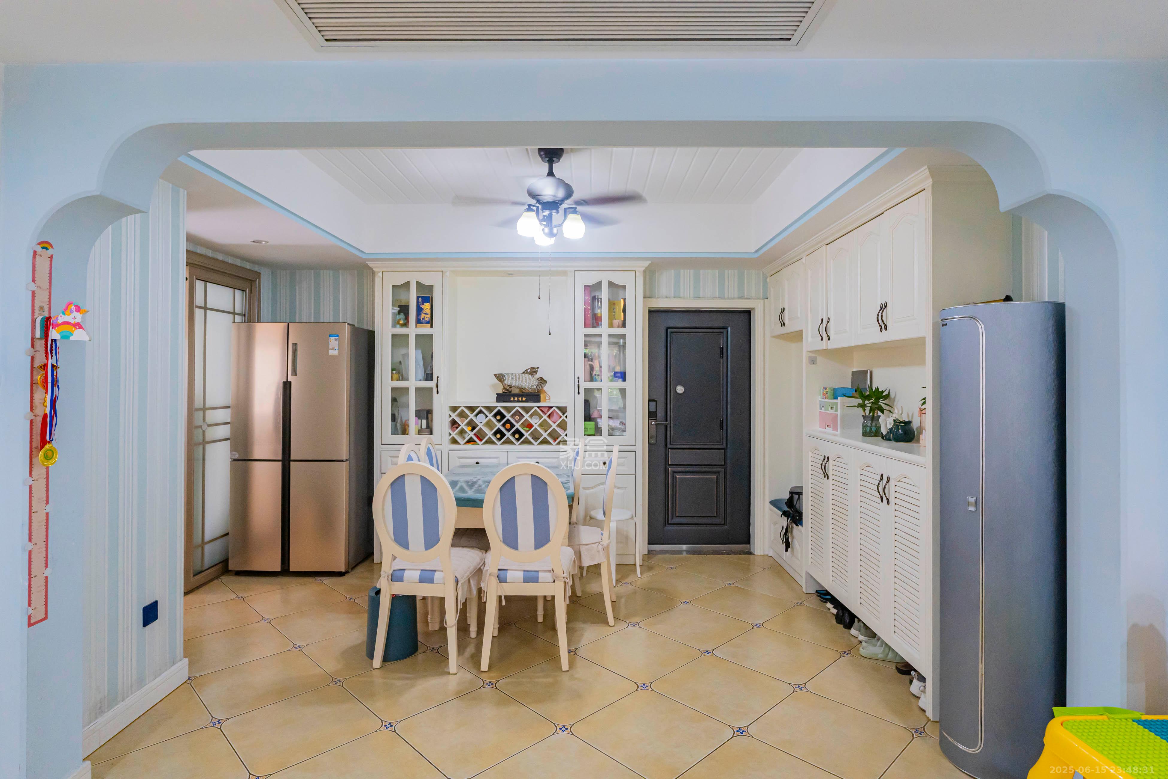 悦湖山 3室2厅1卫 78.0万 悦湖山 3室2厅1卫 78.0万客厅