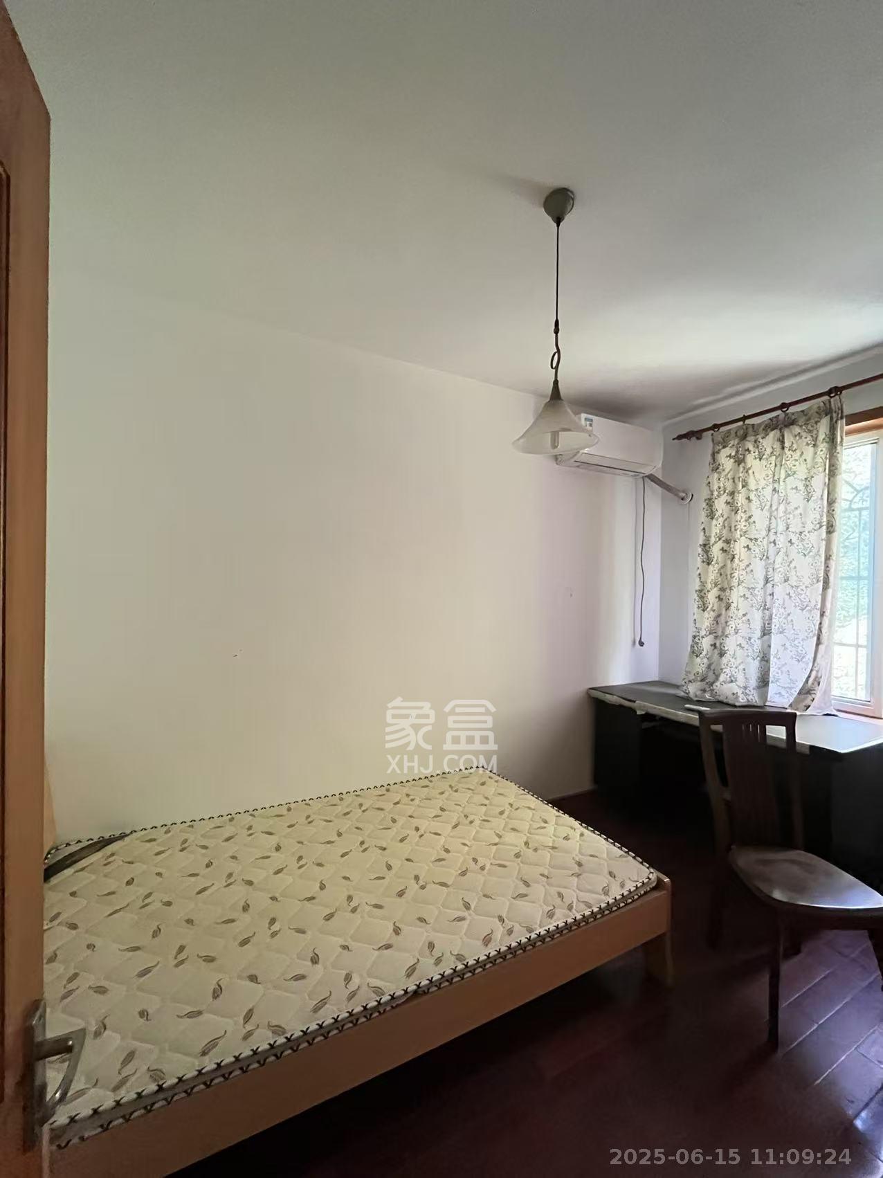 海华锦园 3室2厅1卫 2300.0元/月 海华锦园 3室2厅1卫 2300.0元/月室内图