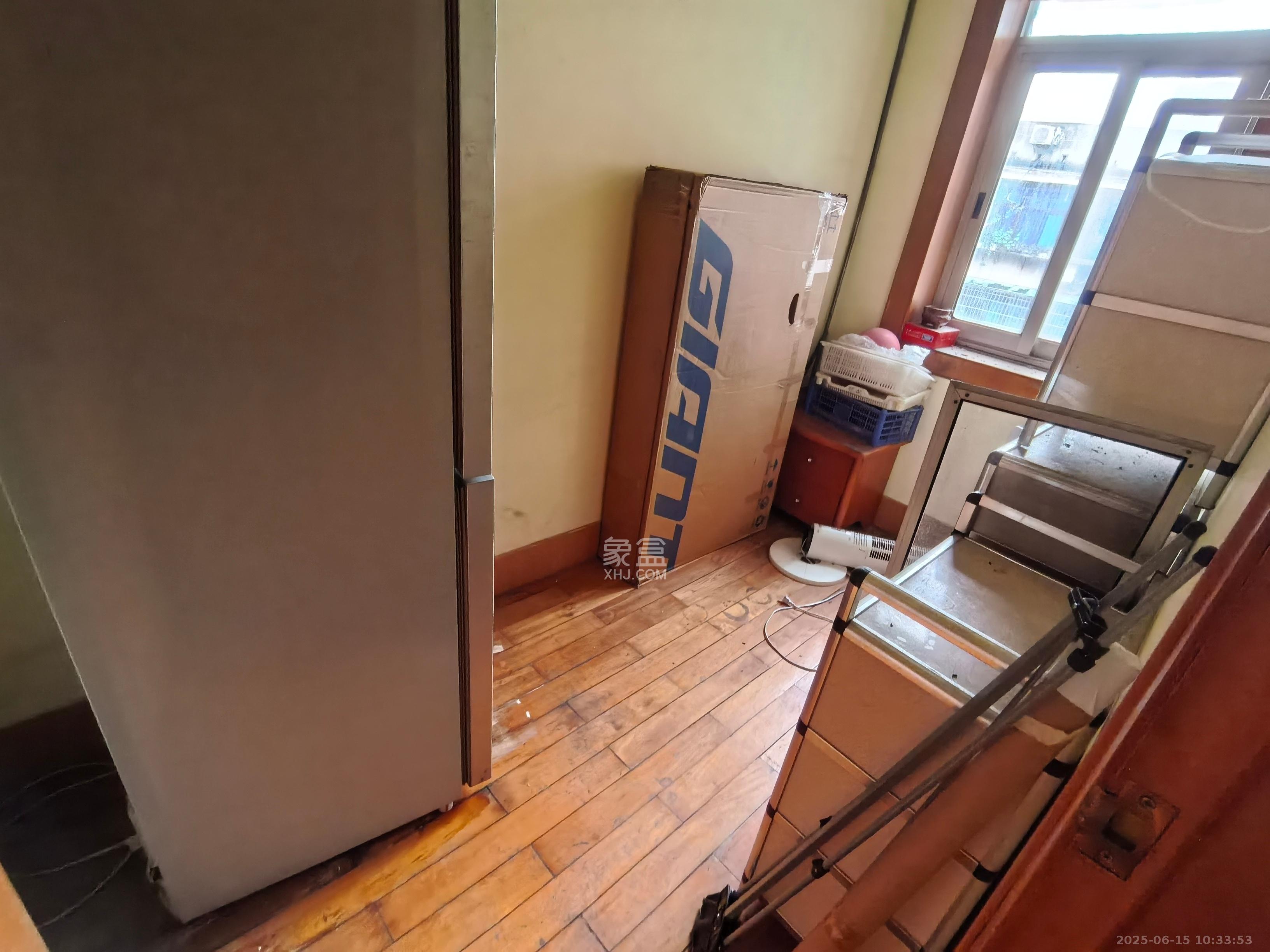 省进出口公司宿舍 2室1厅1卫 1400.0元/月 省进出口公司宿舍 2室1厅1卫 1400.0元/月室内图