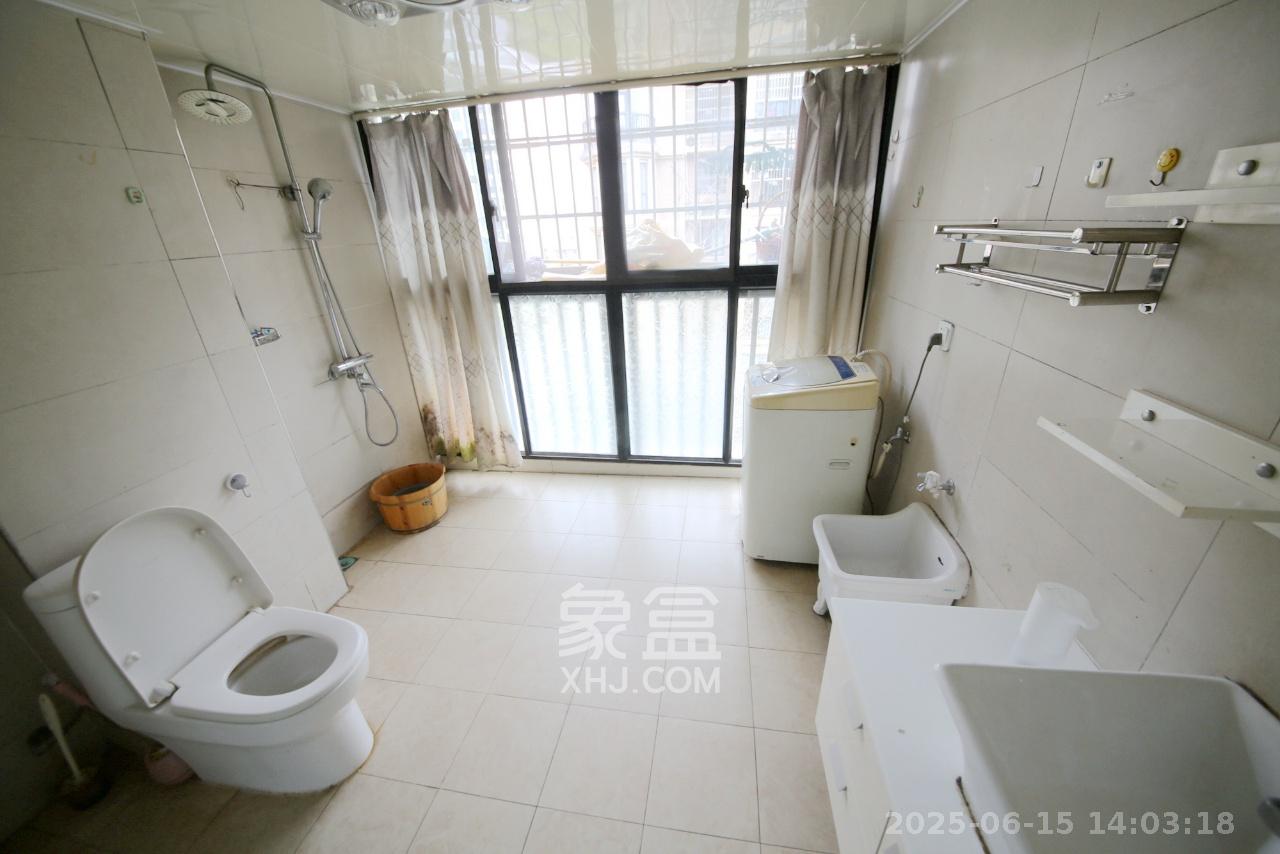 三江花中城 3室2厅2卫 2800.0元/月 三江花中城 3室2厅2卫 2800.0元/月室内图