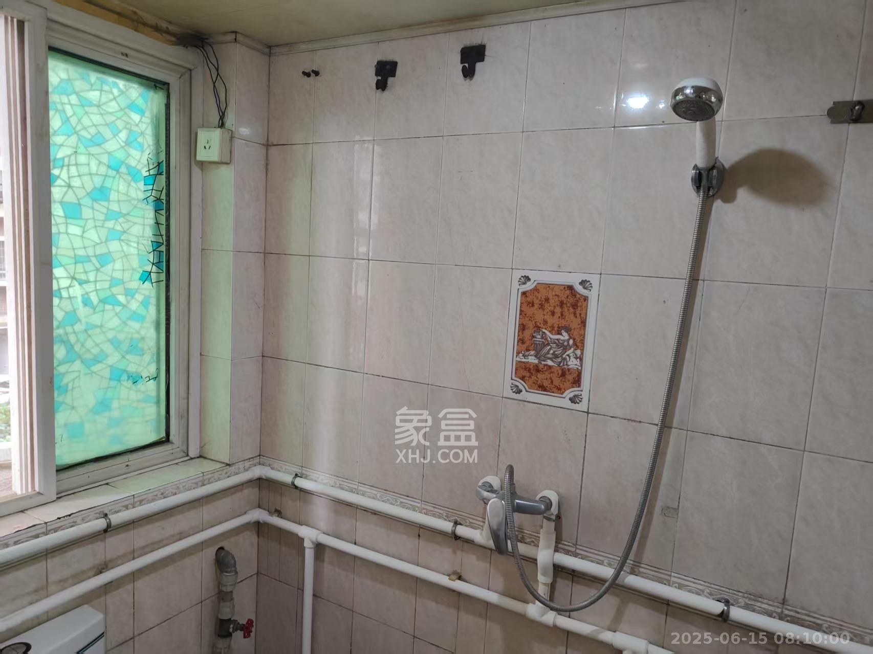 长沙理工大学黄土岭教职工住宅区 2室2厅1卫 1800.0元/月 长沙理工大学黄土岭教职工住宅区 2室2厅1卫 1800.0元/月室内图