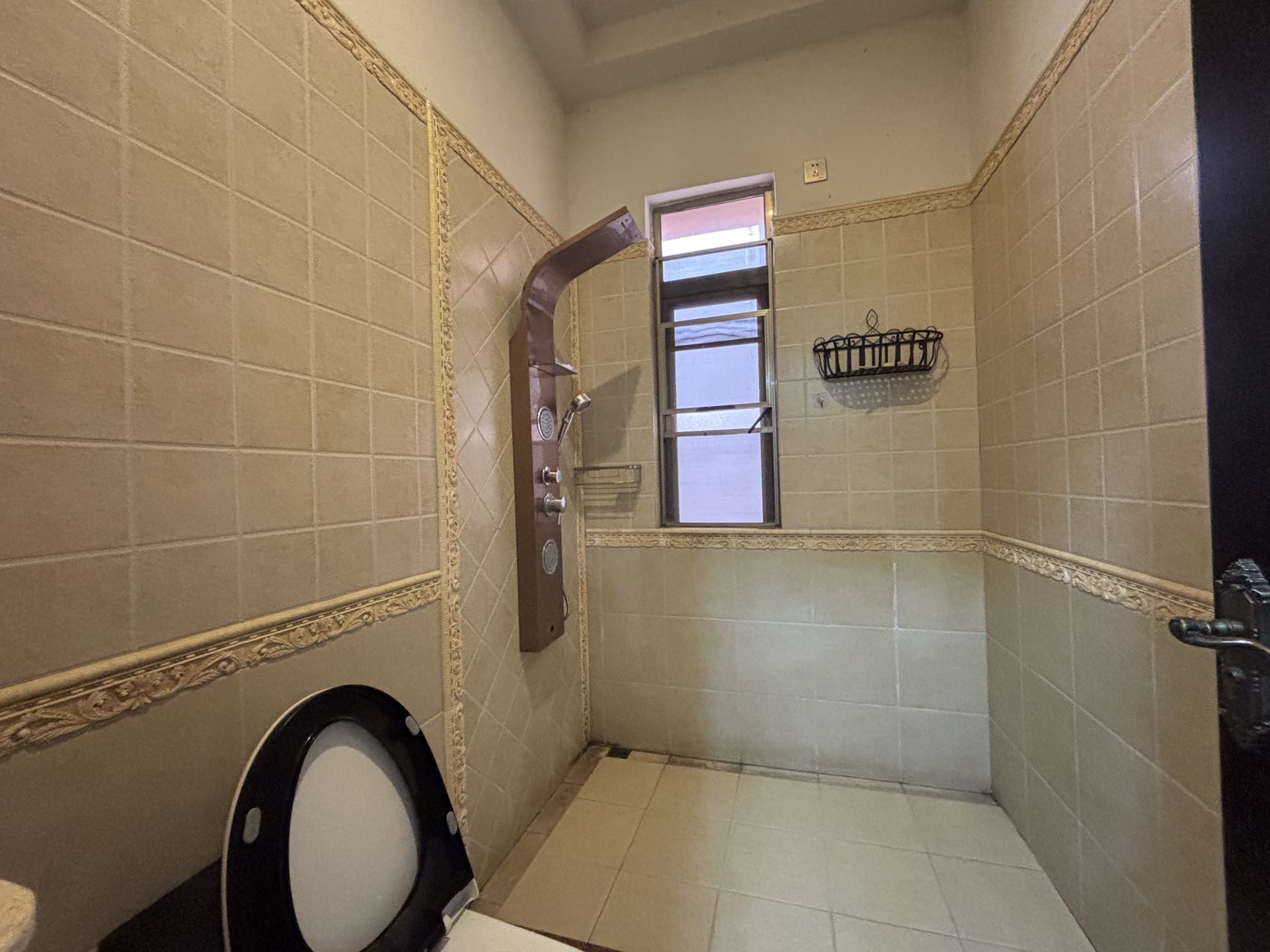 富力盈溪谷 4室2厅1卫 9200.0元/月 富力盈溪谷 4室2厅1卫 9200.0元/月室内图