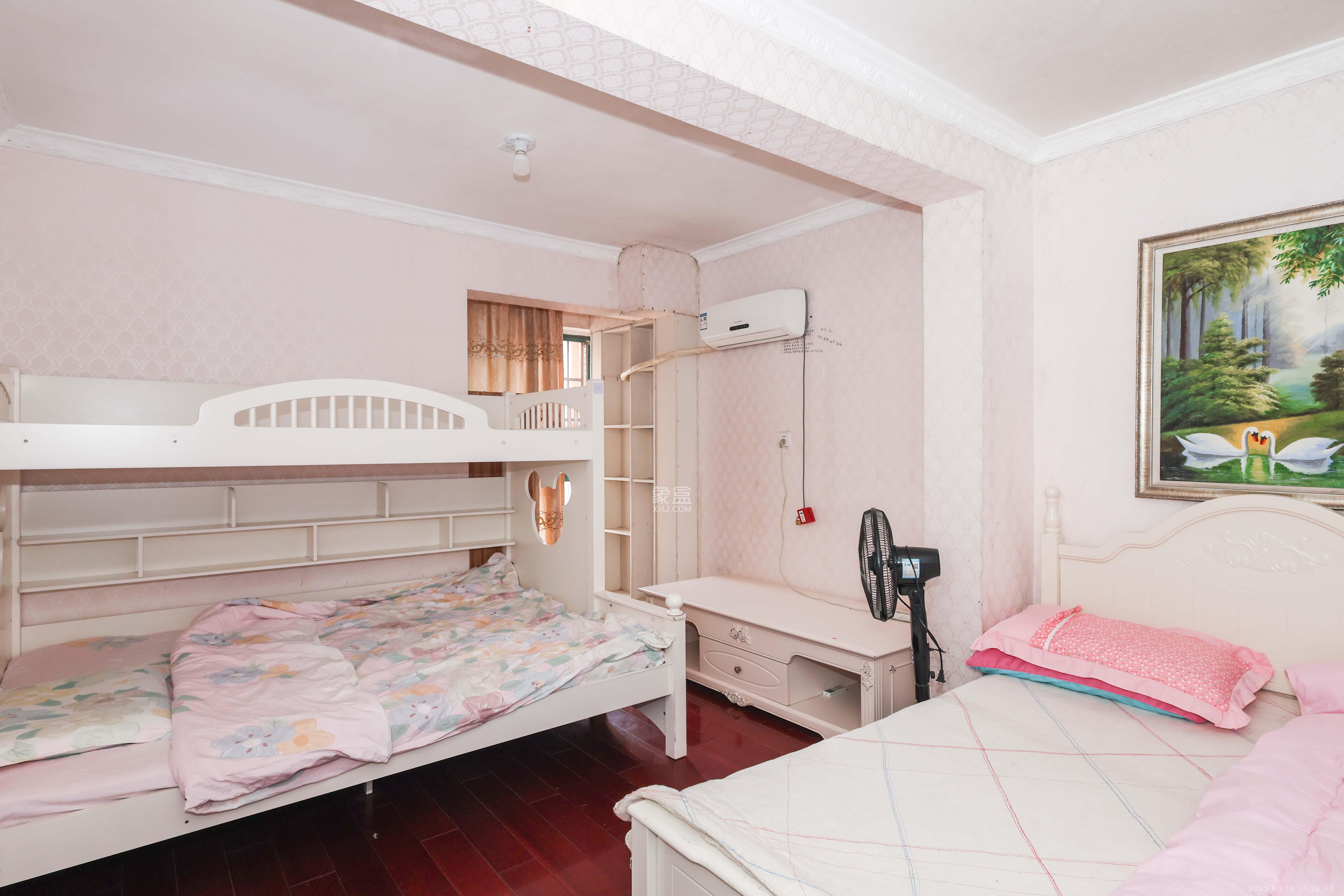 桔洲新苑(桔洲印象)  4室2厅2卫    108.0万 桔洲新苑(桔洲印象)  4室2厅2卫    108.0万卧室