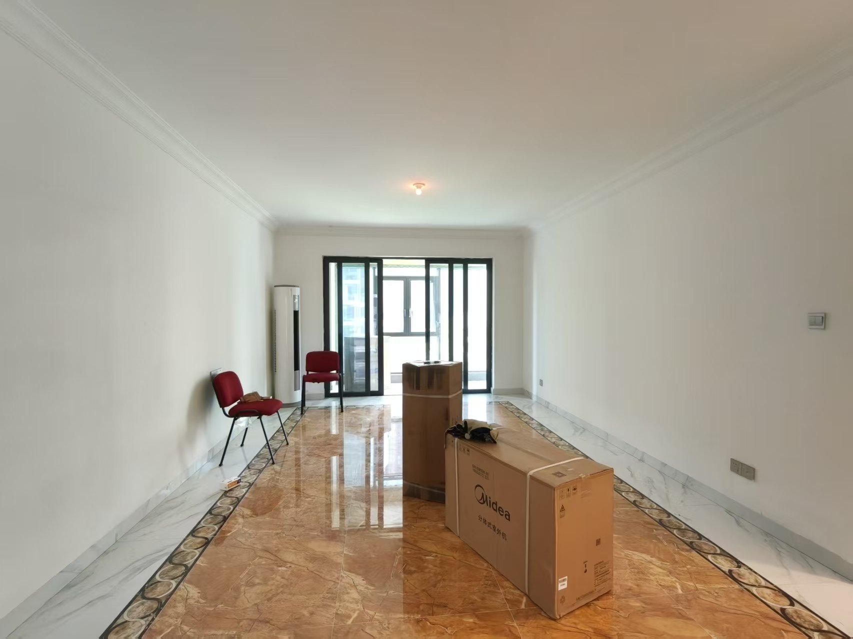 碧桂园梓山府 4室2厅2卫 2400.0元/月 碧桂园梓山府 4室2厅2卫 2400.0元/月室内图