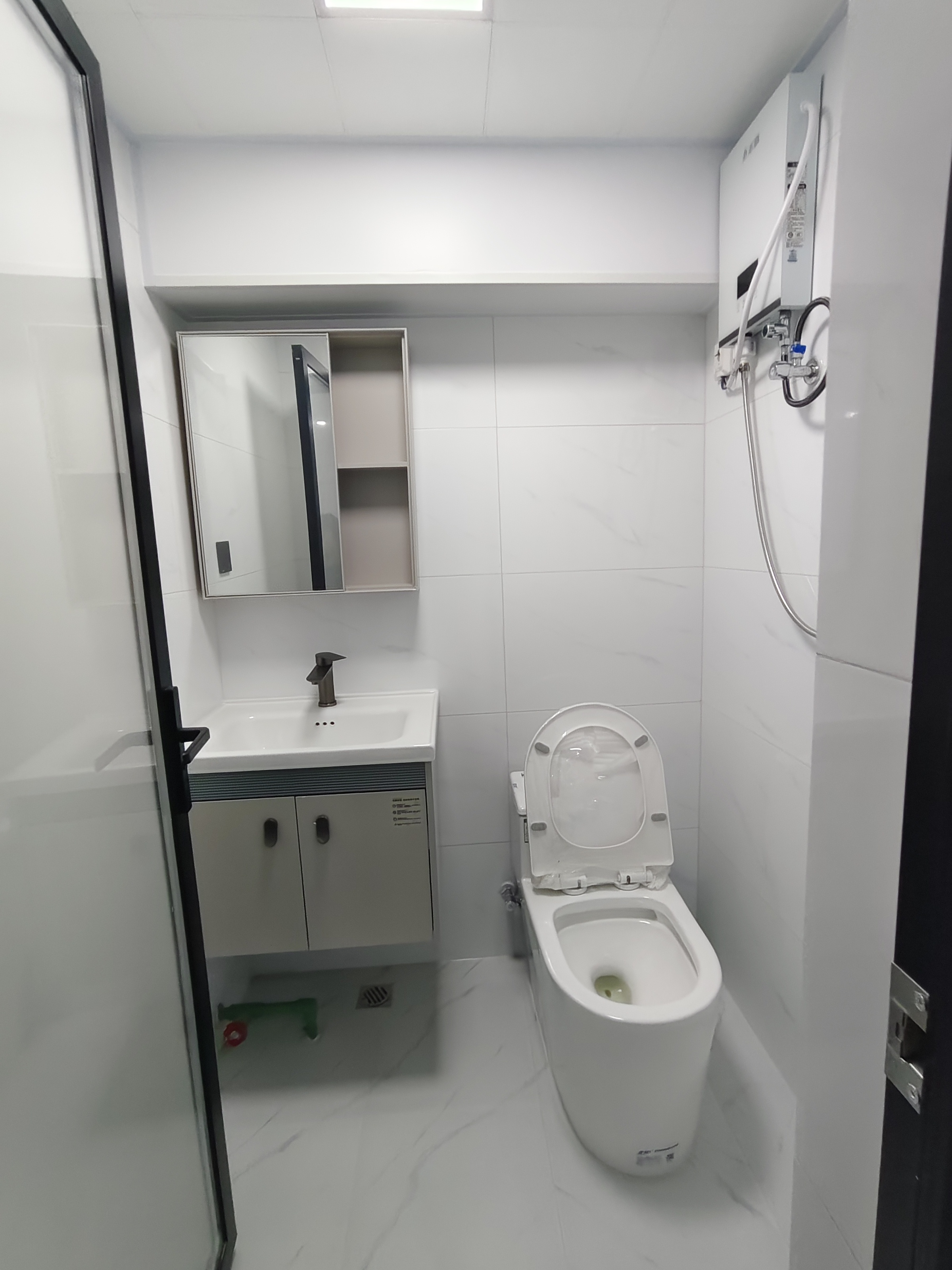 绿地领海广场 5室2厅2卫 8500.0元/月 绿地领海广场 5室2厅2卫 8500.0元/月室内图