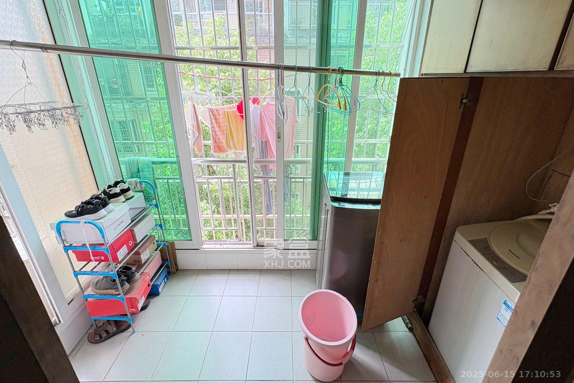 金利苑 3室2厅2卫 59.0万 金利苑 3室2厅2卫 59.0万阳台