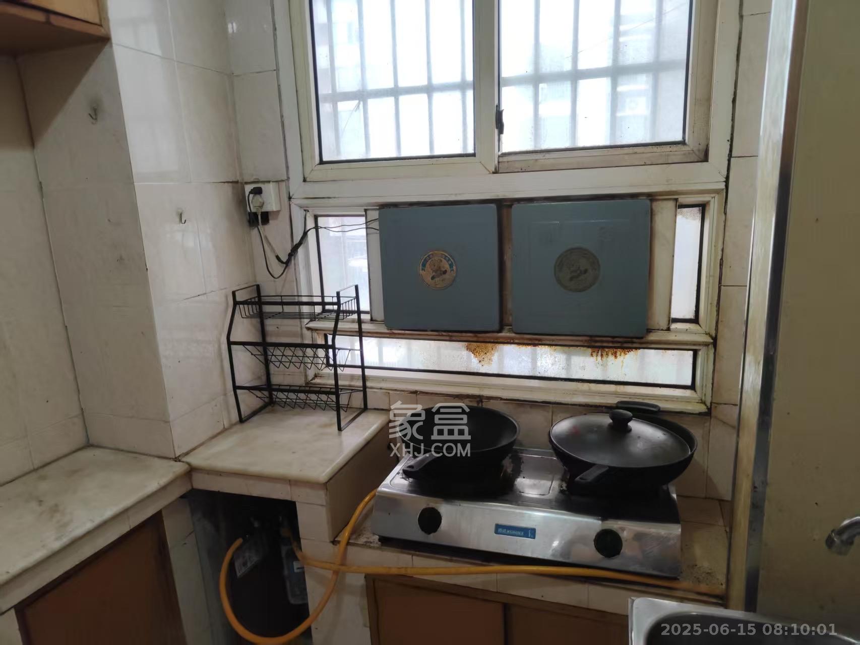 长沙理工大学黄土岭教职工住宅区 2室2厅1卫 1800.0元/月 长沙理工大学黄土岭教职工住宅区 2室2厅1卫 1800.0元/月室内图