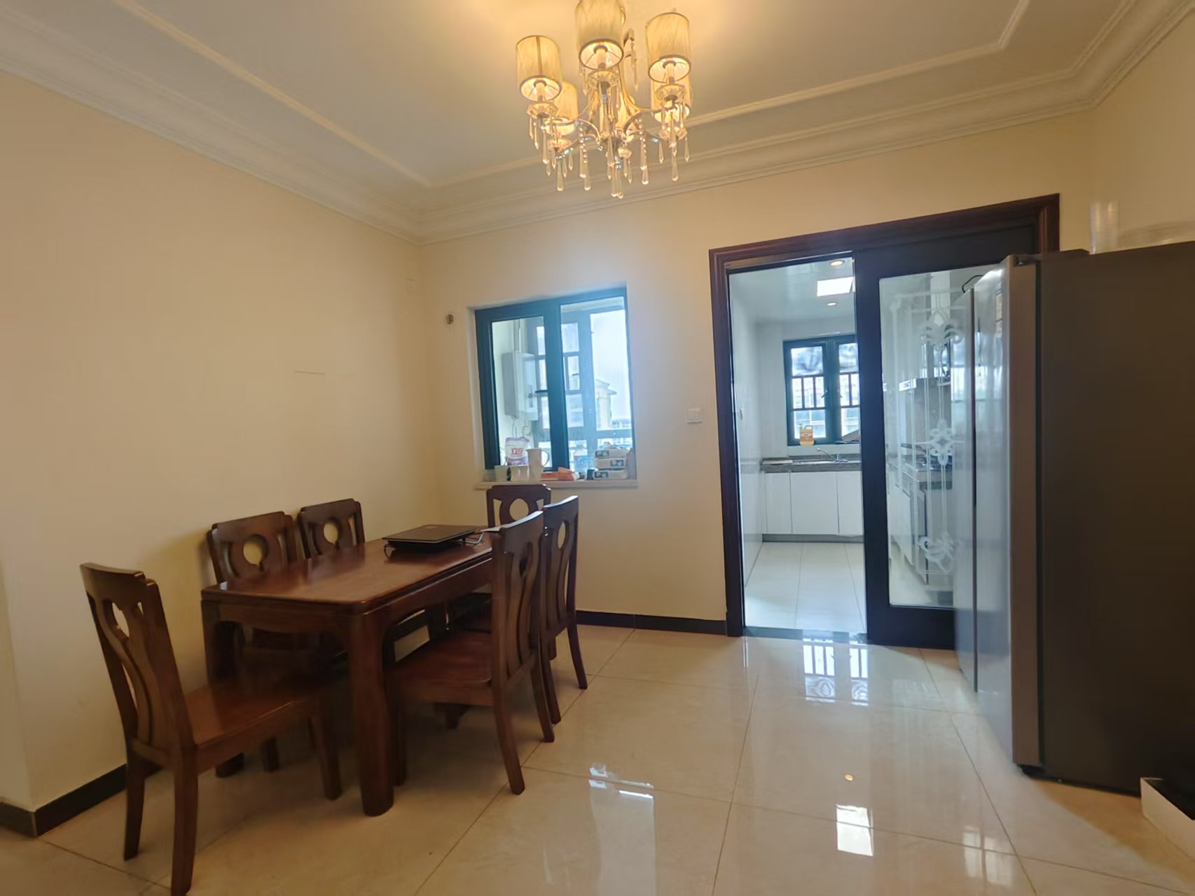 恒大绿洲 3室2厅2卫 2180.0元/月 恒大绿洲 3室2厅2卫 2180.0元/月室内图