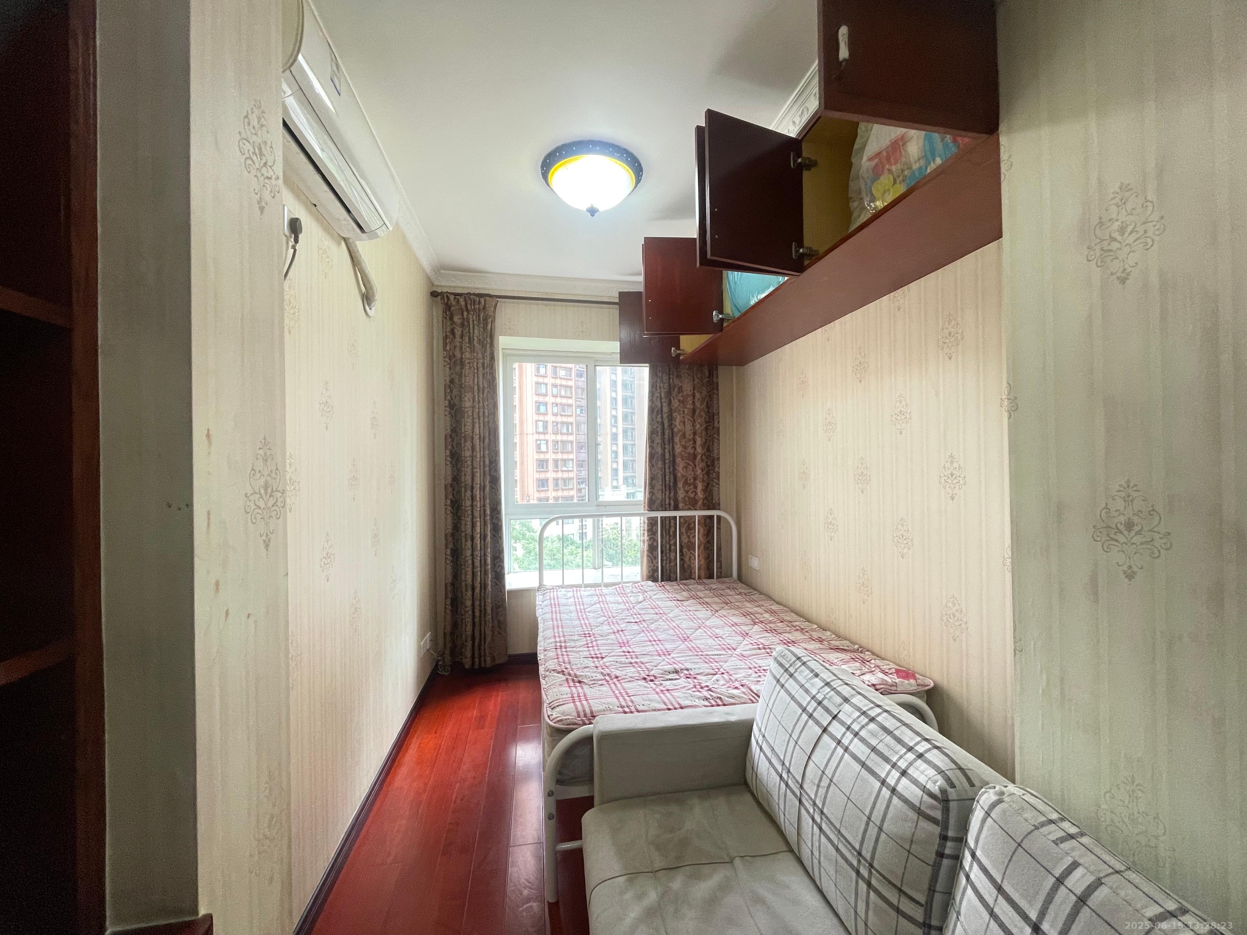 爱琴海岸 3室2厅2卫 2300.0元/月 爱琴海岸 3室2厅2卫 2300.0元/月室内图