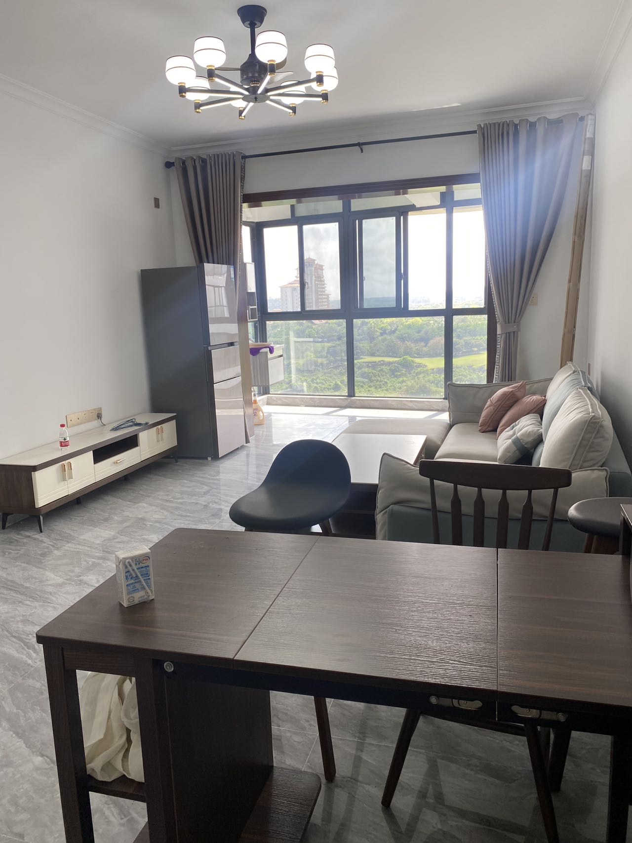 观澜湖九里 3室2厅1卫 168.0万 观澜湖九里 3室2厅1卫 168.0万客厅