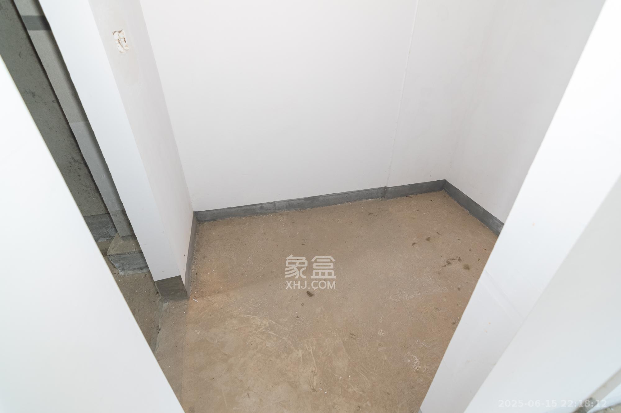 金地三千府（金地湖山樾、金地自在城）  5室2厅3卫    199.0万其他