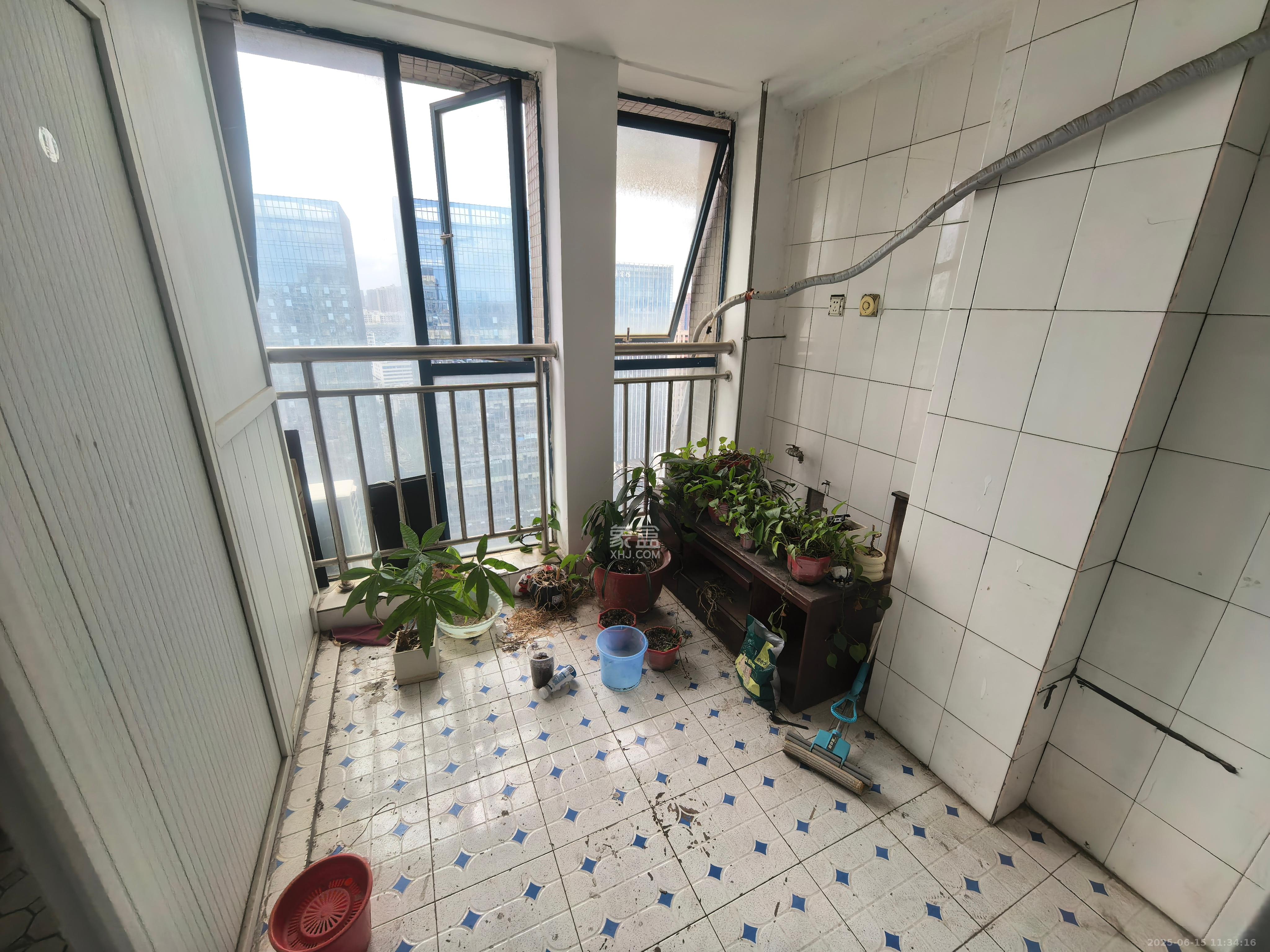 东一国际  1室2厅1卫    6500.0元/月室内图