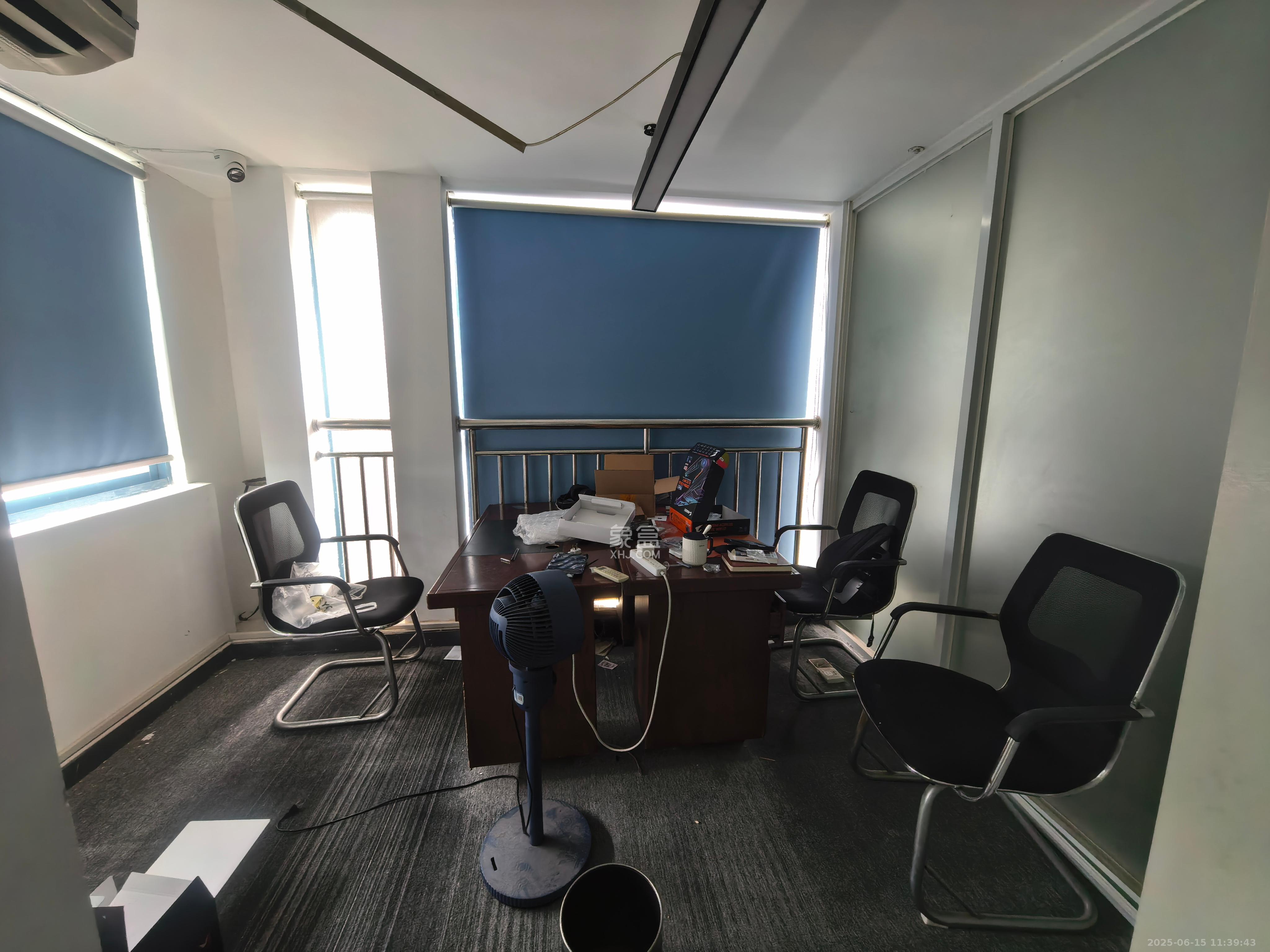 东一国际 1室2厅2卫 6500.0元/月 东一国际 1室2厅2卫 6500.0元/月室内图