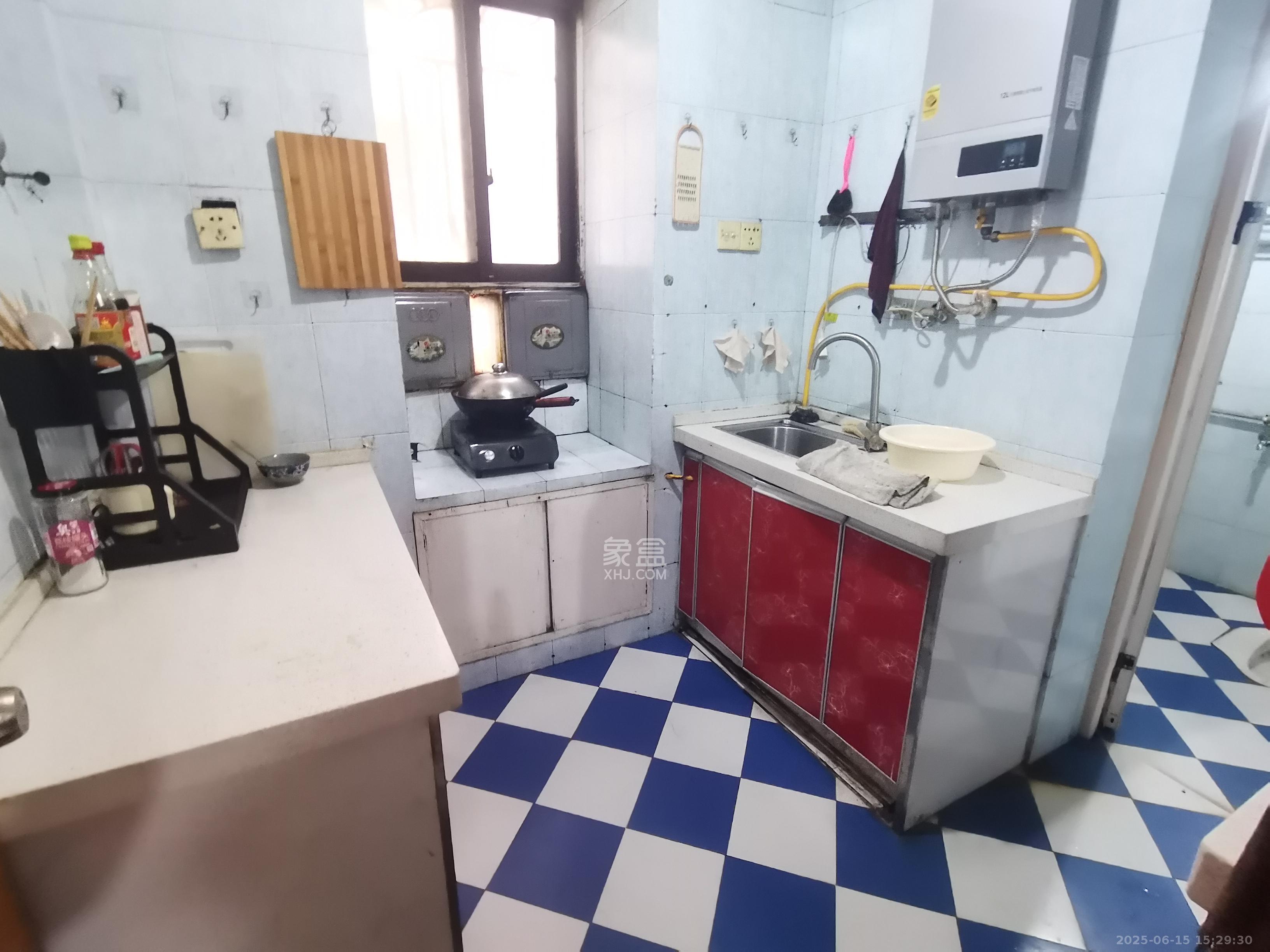 华达家园 3室2厅1卫 1400.0元/月 华达家园 3室2厅1卫 1400.0元/月室内图