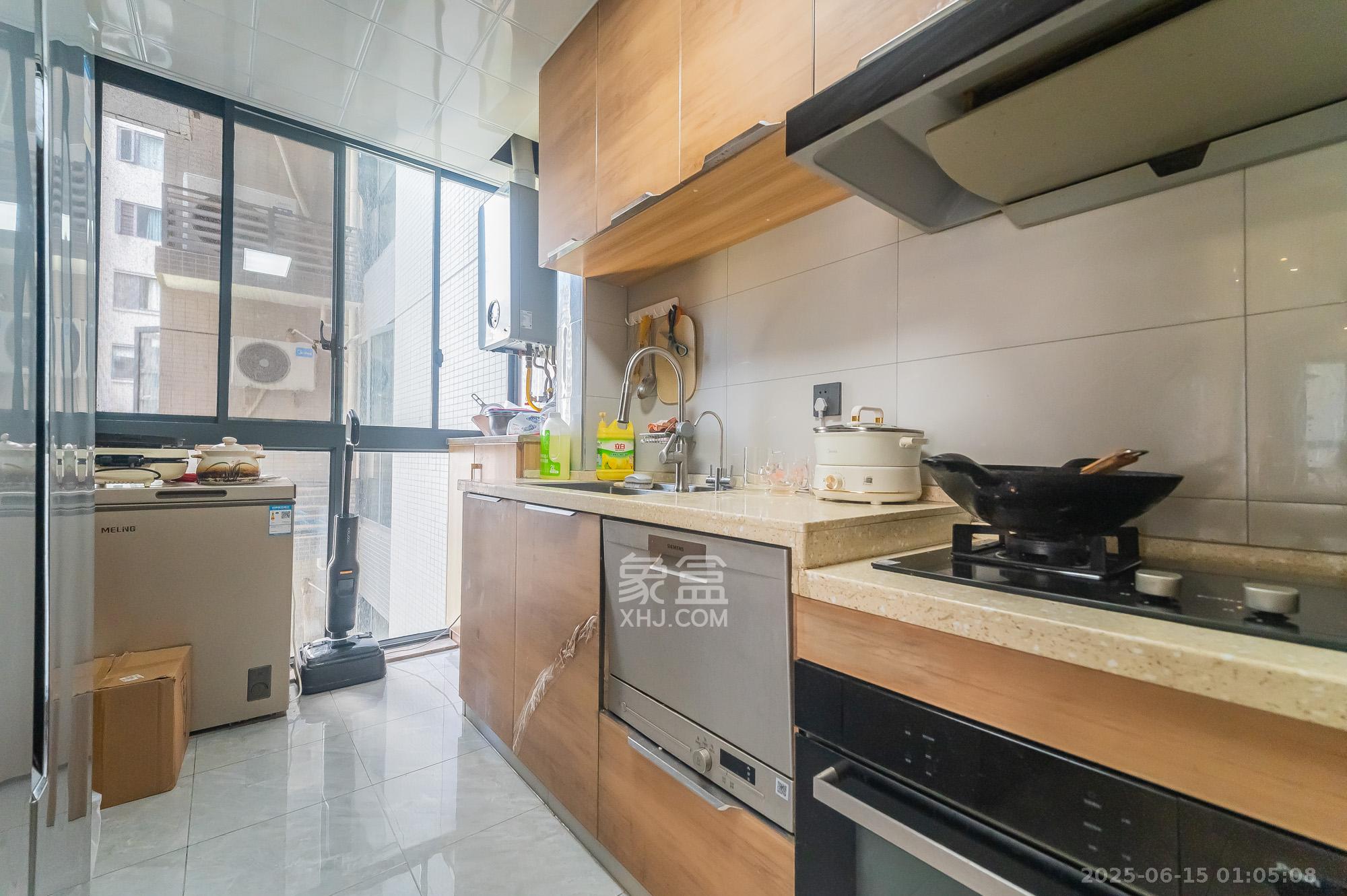 恒基凯旋门三期 3室2厅2卫 109.8万 恒基凯旋门三期 3室2厅2卫 109.8万厨房