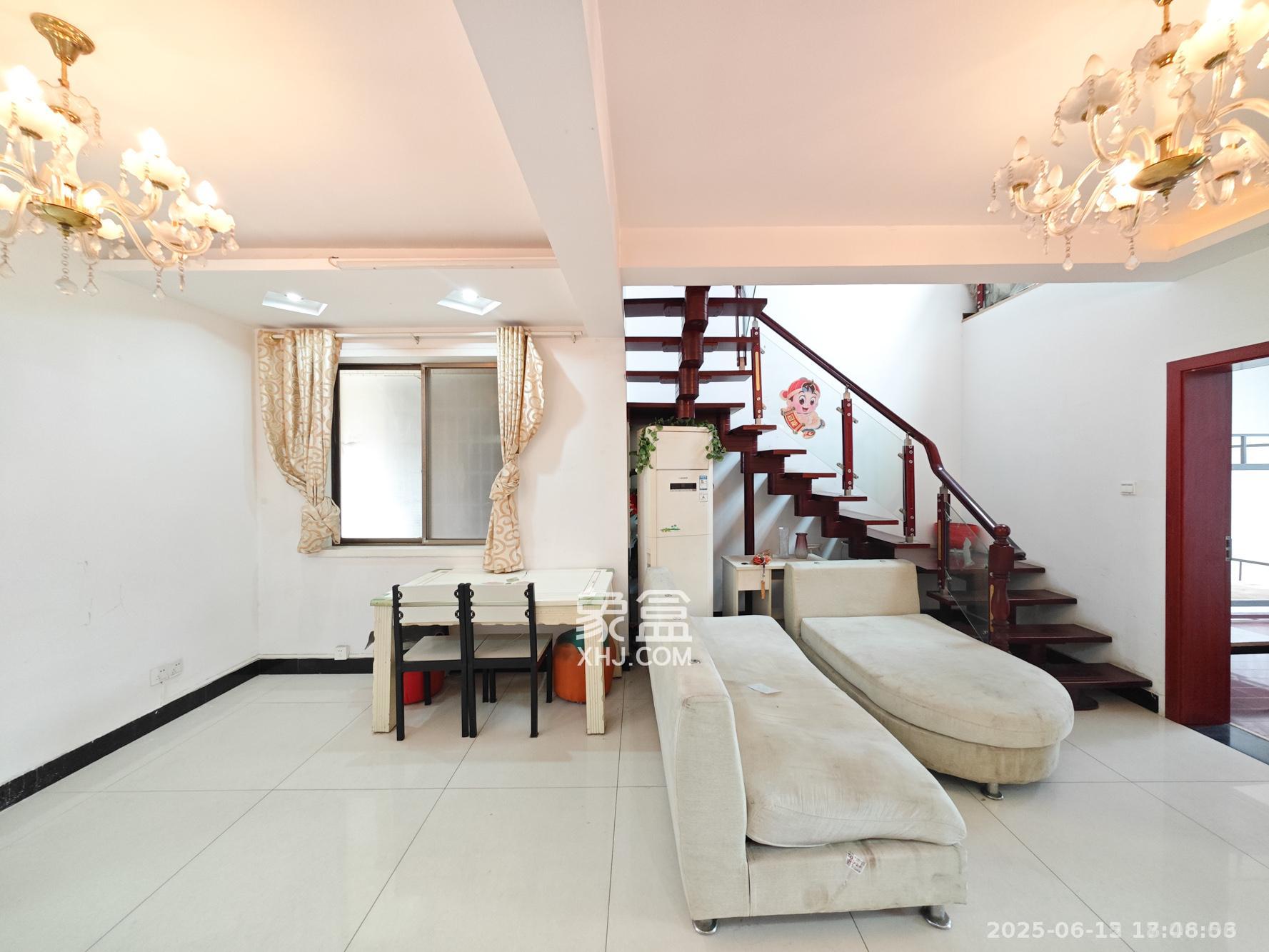 莲湖汽配城 3室2厅1卫 2200.0元/月 莲湖汽配城 3室2厅1卫 2200.0元/月室内图