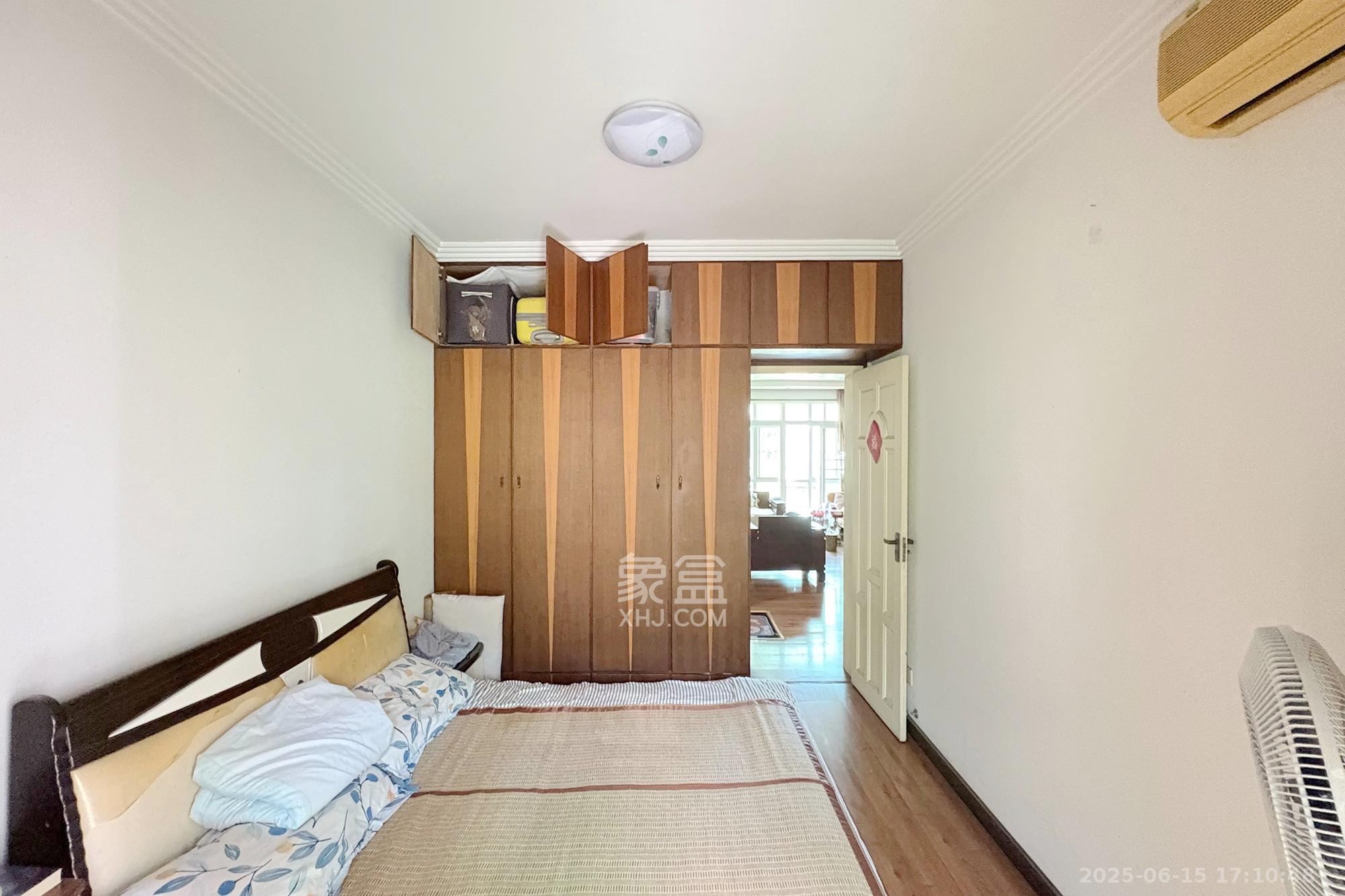 金利苑 3室2厅2卫 59.0万 金利苑 3室2厅2卫 59.0万卧室