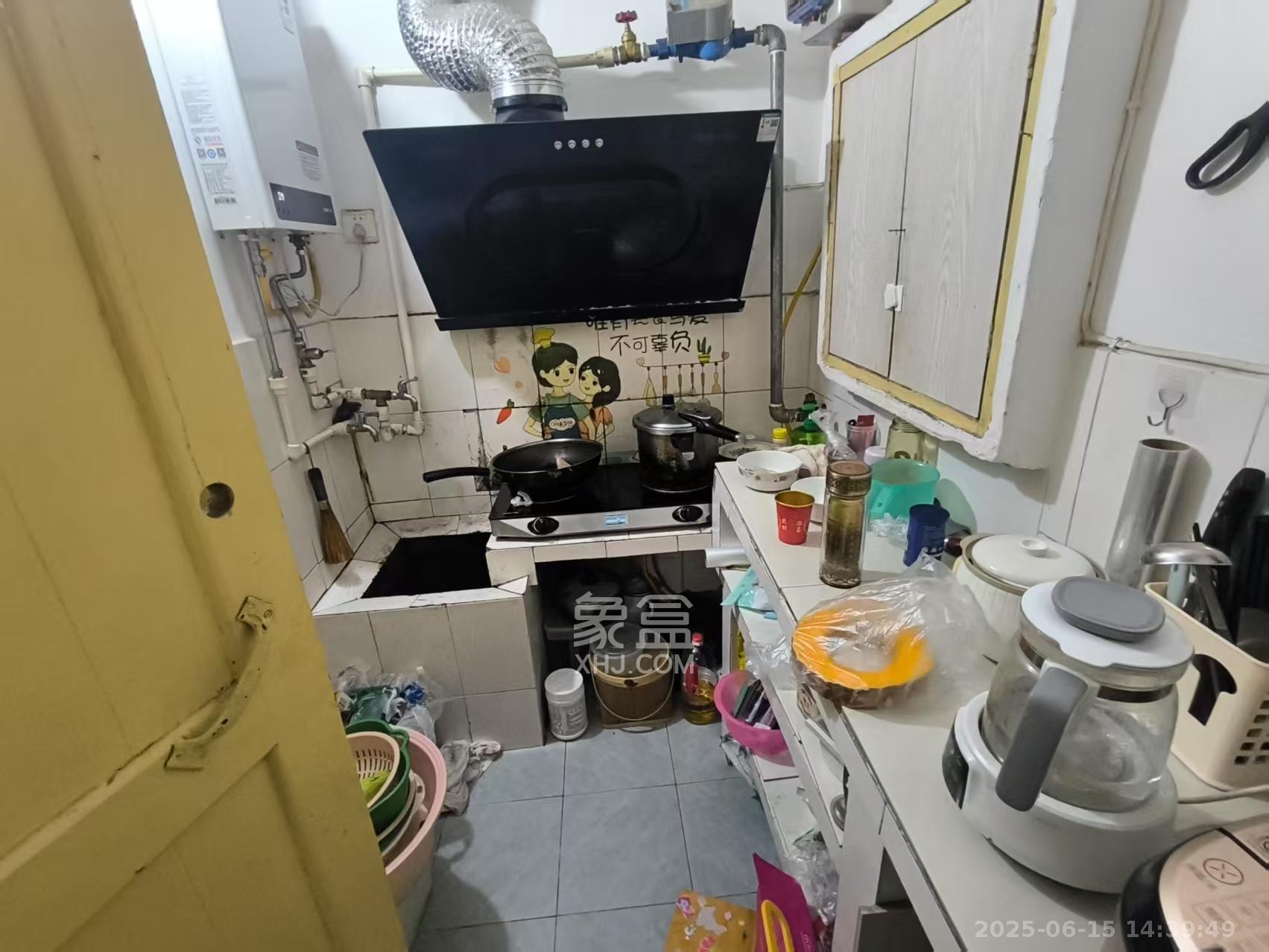 湖南日报宿舍 1室1厅1卫 1800.0元/月 湖南日报宿舍 1室1厅1卫 1800.0元/月室内图