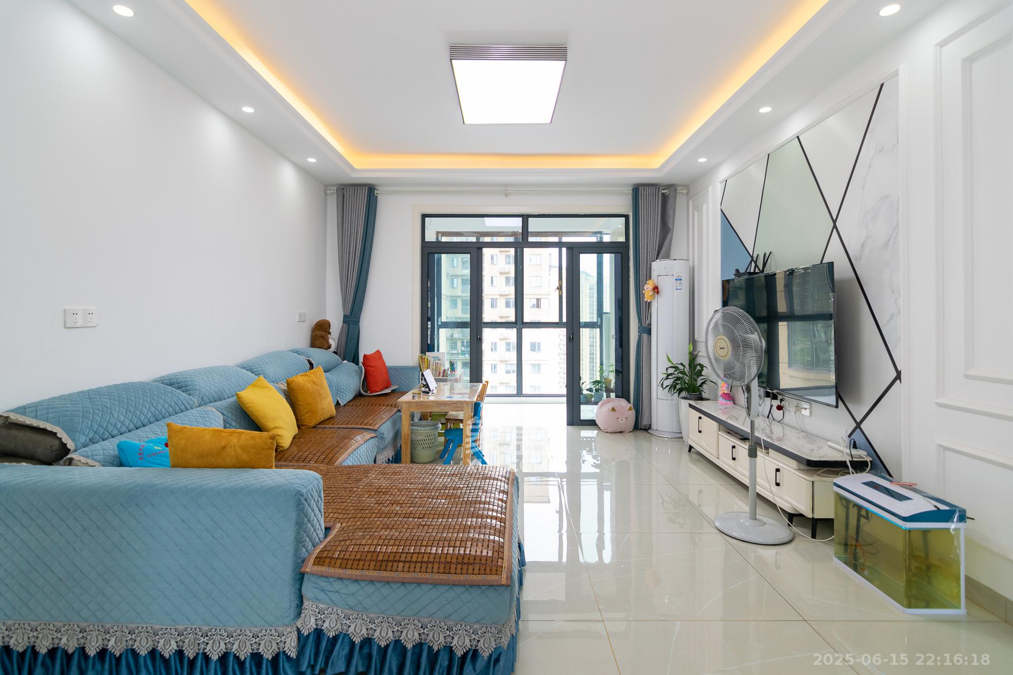 澳海月亮湾 3室2厅2卫 82.8万 澳海月亮湾 3室2厅2卫 82.8万客厅