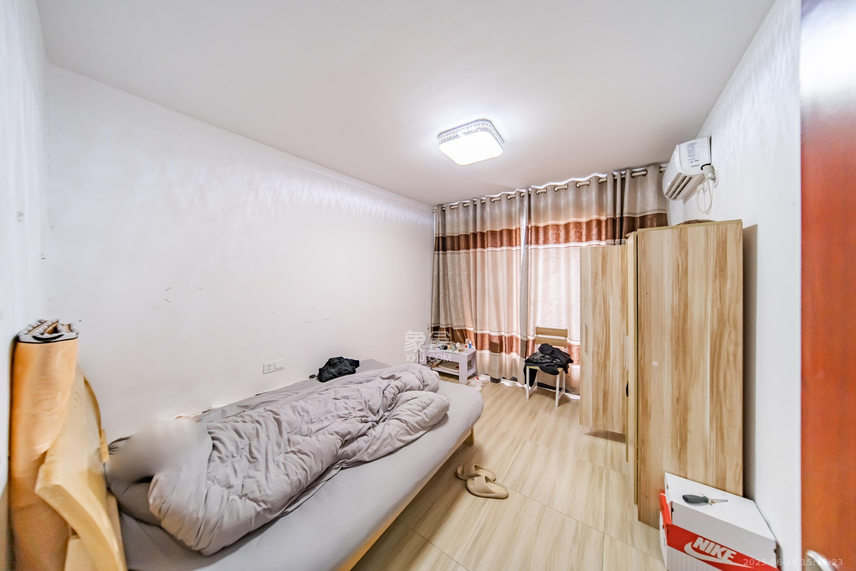 合能洋湖公馆  3室2厅1卫    71.0万卧室