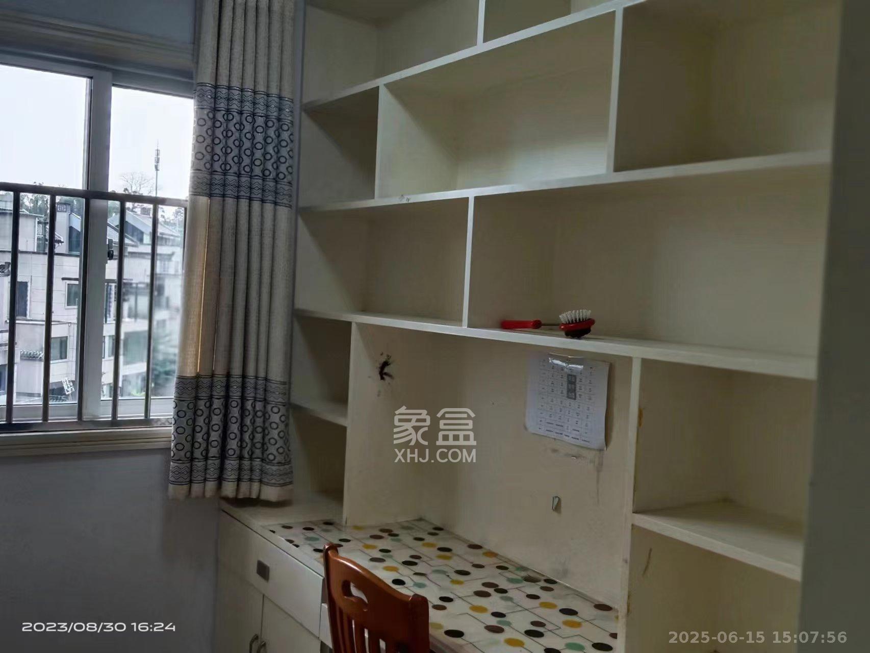 汀湘十里  3室2厅2卫    2100.0元/月室内图