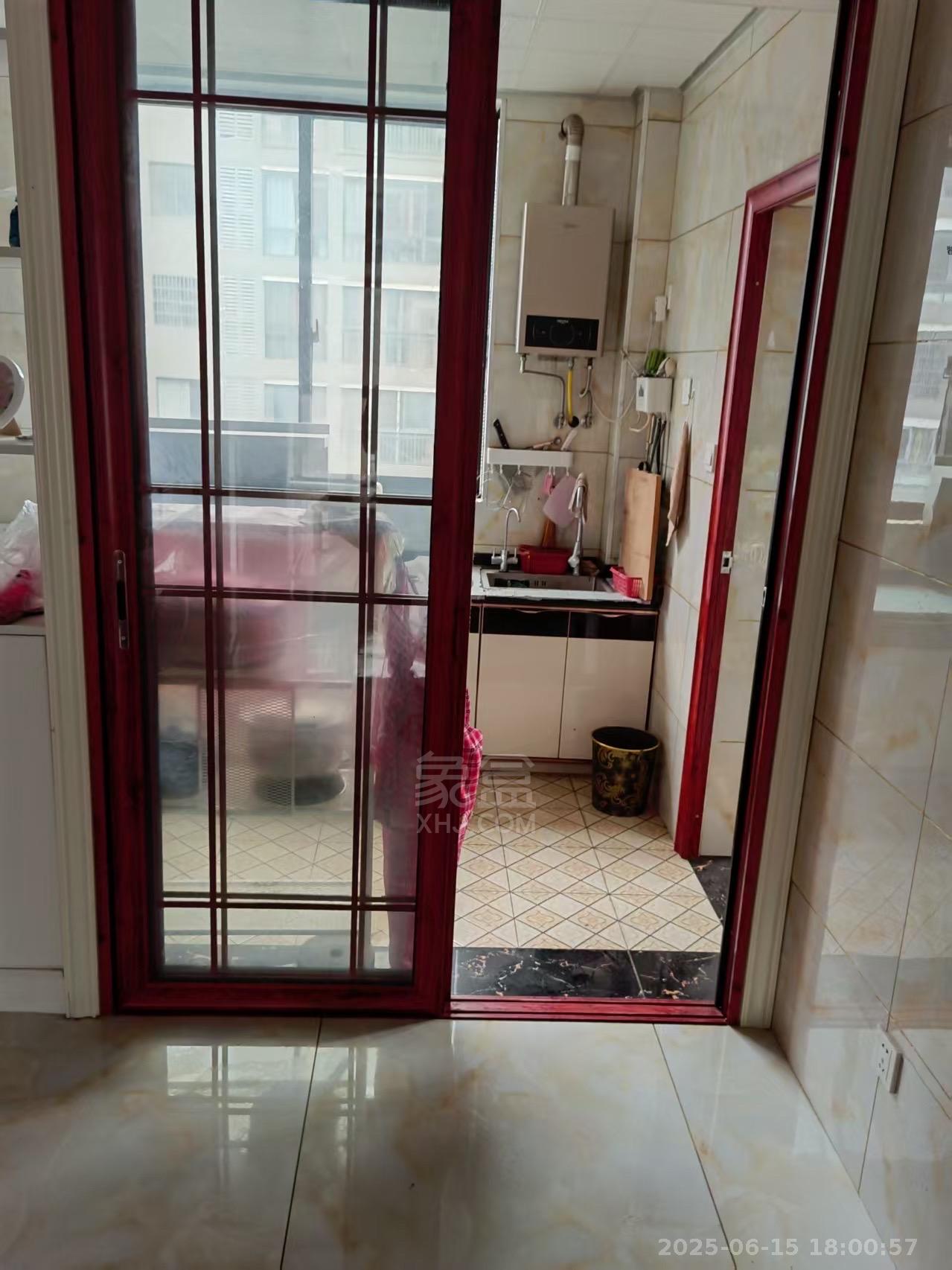 山水文园 3室1厅2卫 1700.0元/月 山水文园 3室1厅2卫 1700.0元/月室内图