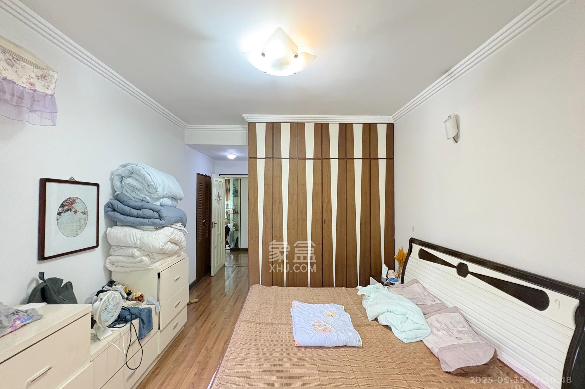 金利苑 3室2厅2卫 59.0万 金利苑 3室2厅2卫 59.0万卧室