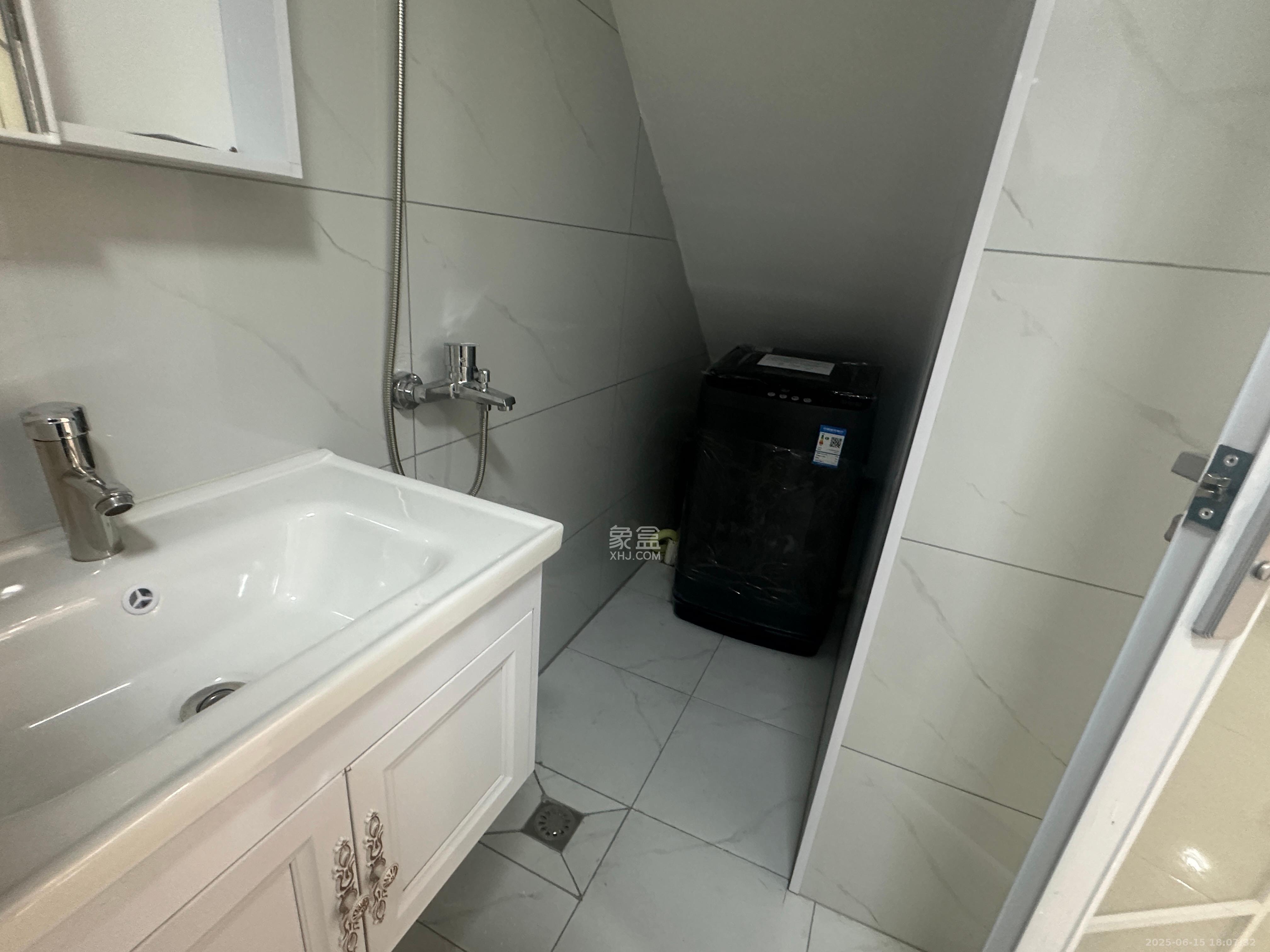 宏景名厦  1室1厅1卫   2300.00元/月室内图
