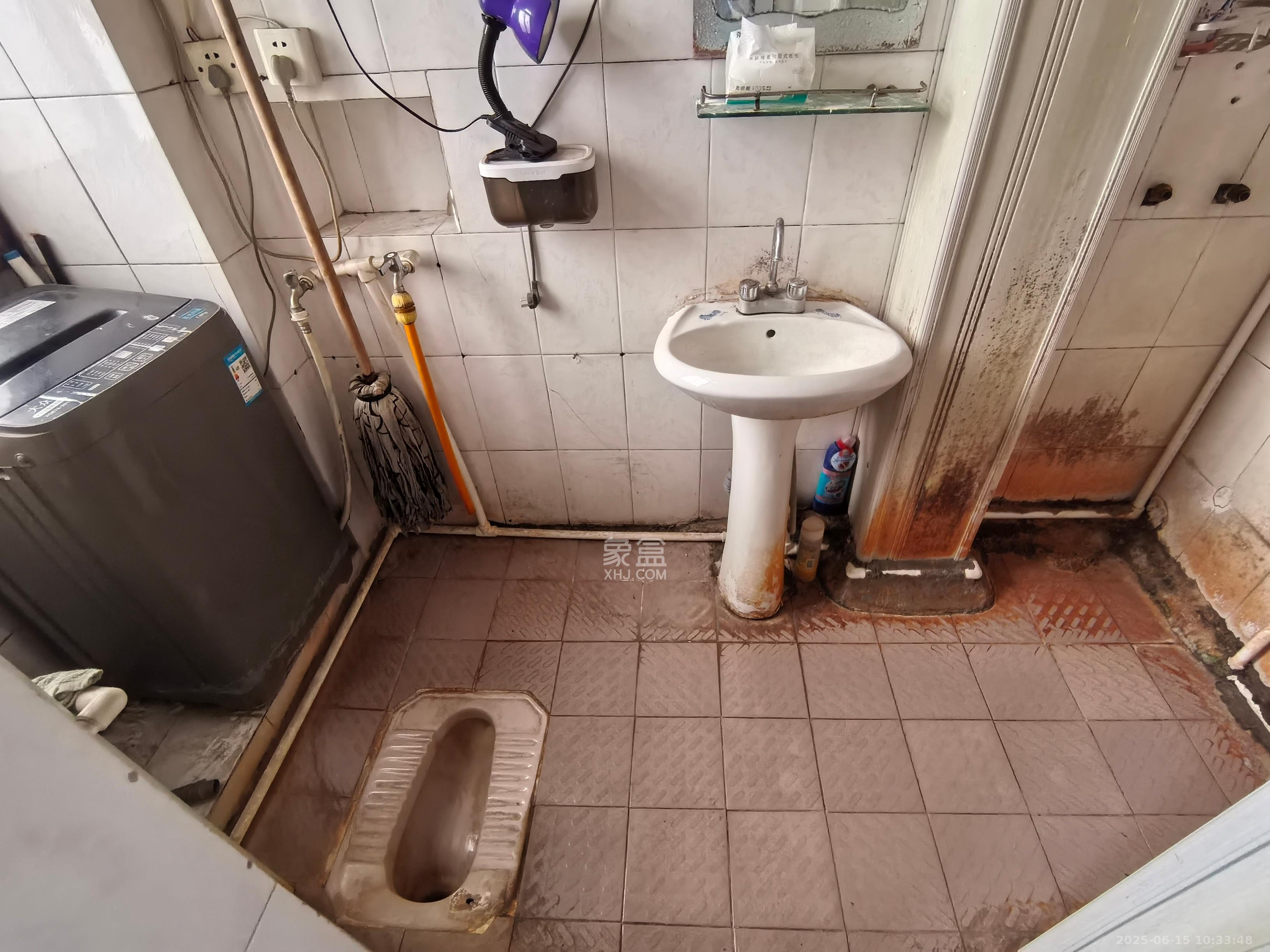 省进出口公司宿舍 2室1厅1卫 1400.0元/月 省进出口公司宿舍 2室1厅1卫 1400.0元/月室内图