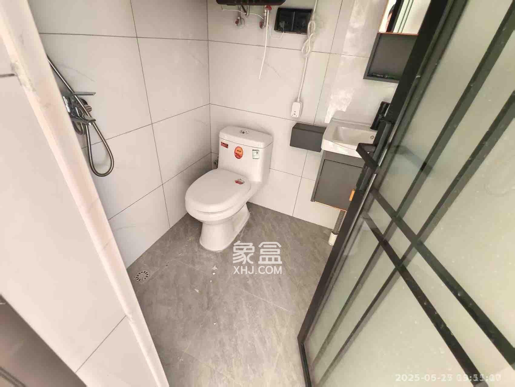 越秀悦湖台 1室0厅0卫 2500.0元/月 越秀悦湖台 1室0厅0卫 2500.0元/月室内图