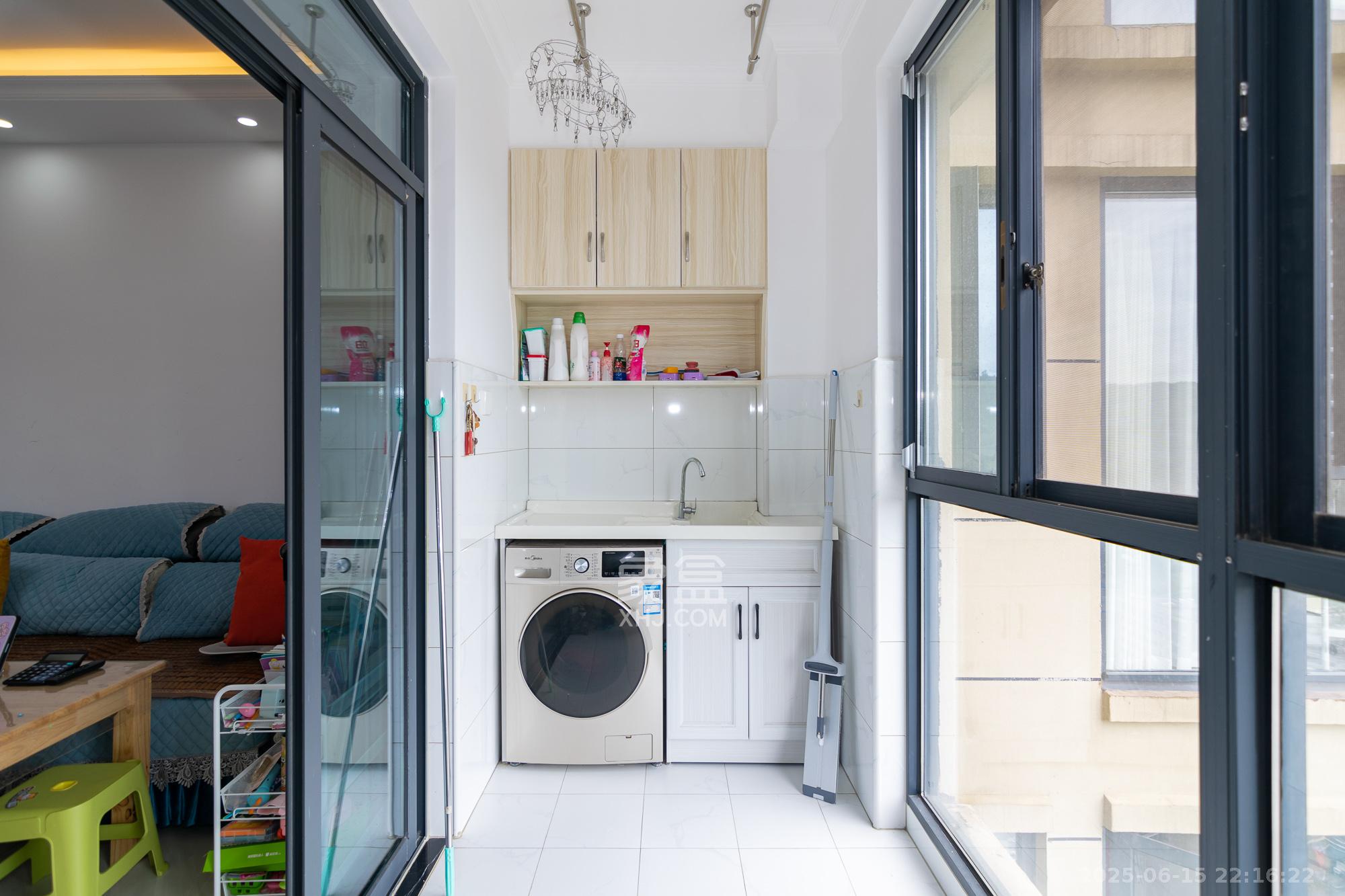 澳海月亮湾 3室2厅2卫 82.8万 澳海月亮湾 3室2厅2卫 82.8万阳台