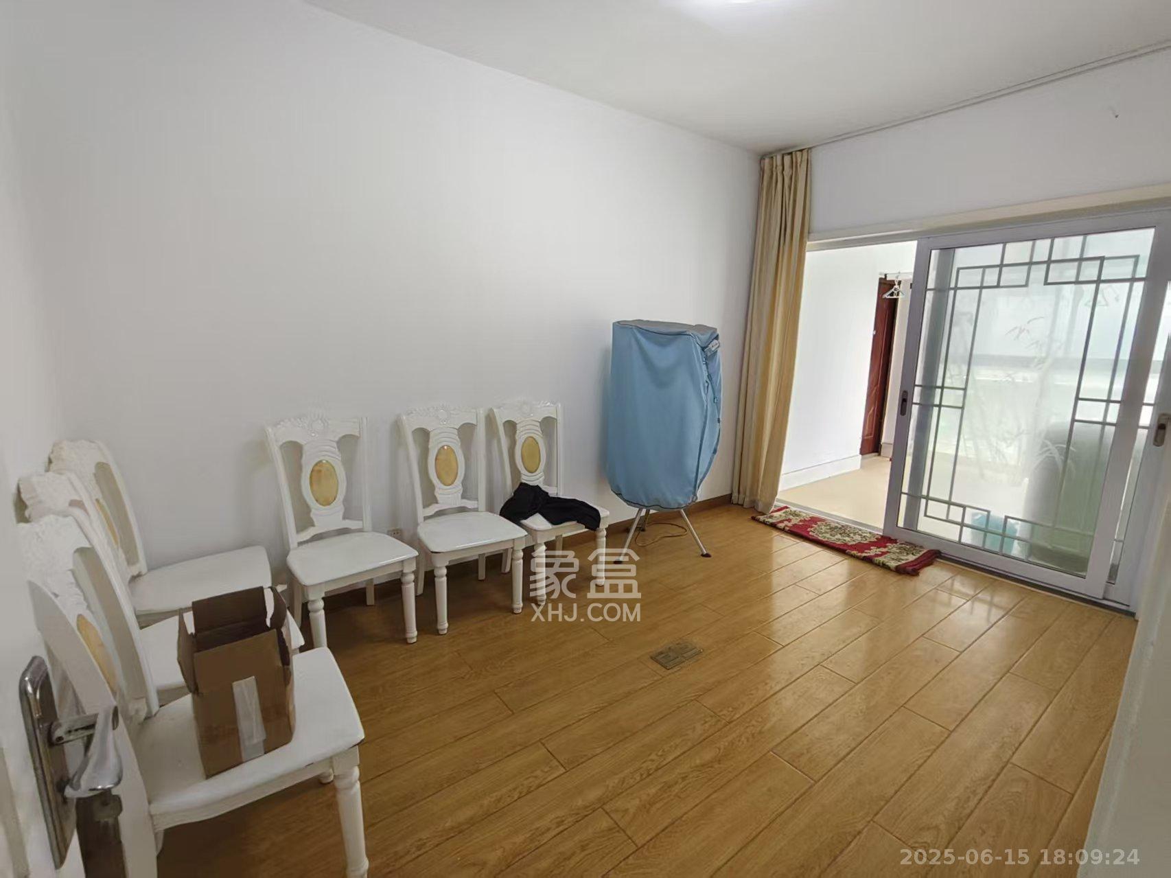 富兴嘉城（富兴汇中央）  4室2厅2卫   2800.00元/月室内图