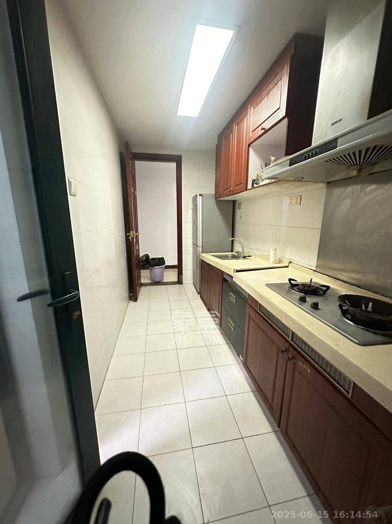 恒大城 4室2厅2卫 2500.0元/月 恒大城 4室2厅2卫 2500.0元/月室内图