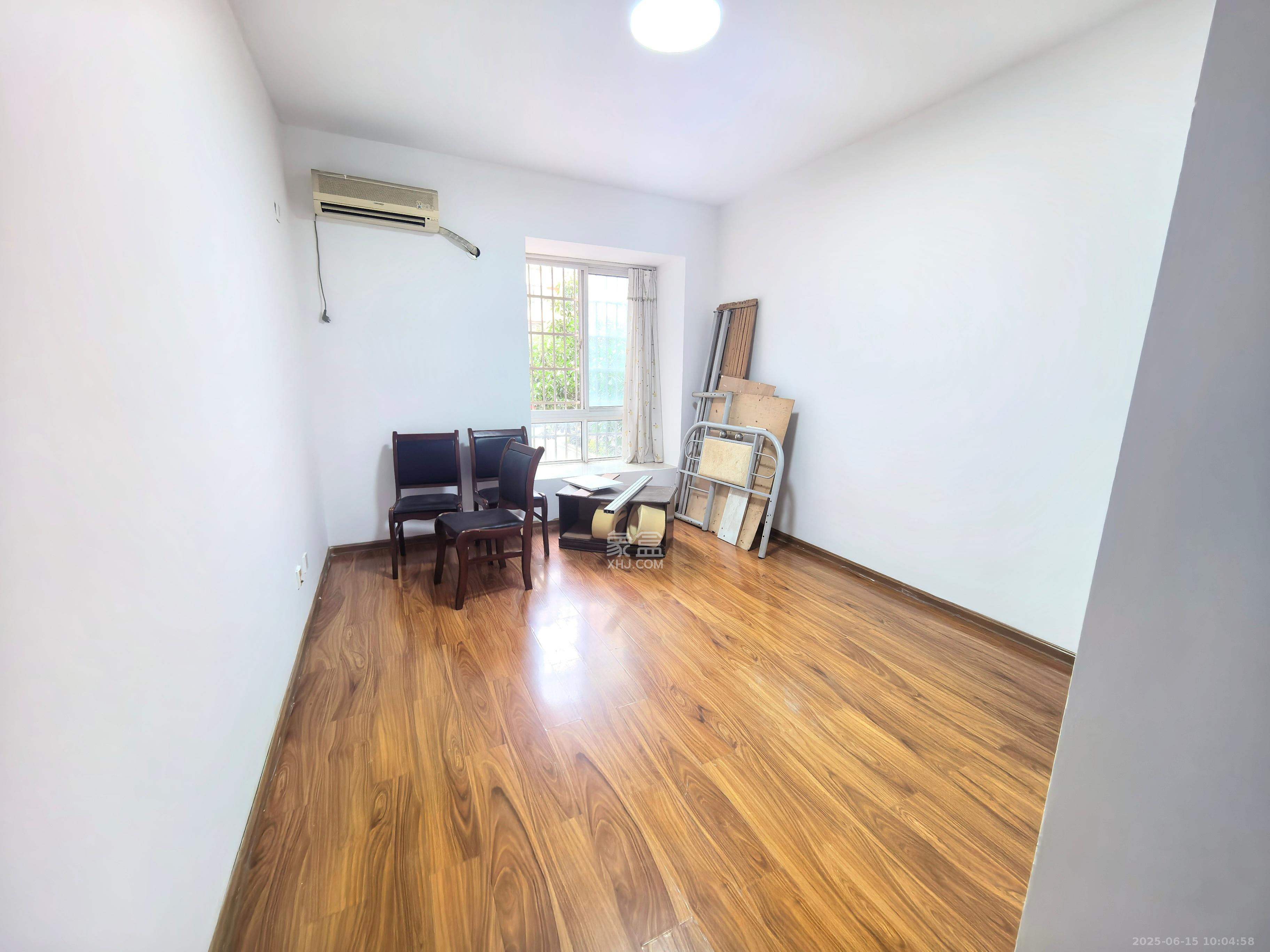 万鑫嘉园(万鑫阳光嘉园) 2室2厅1卫 1400.0元/月 万鑫嘉园(万鑫阳光嘉园) 2室2厅1卫 1400.0元/月室内图