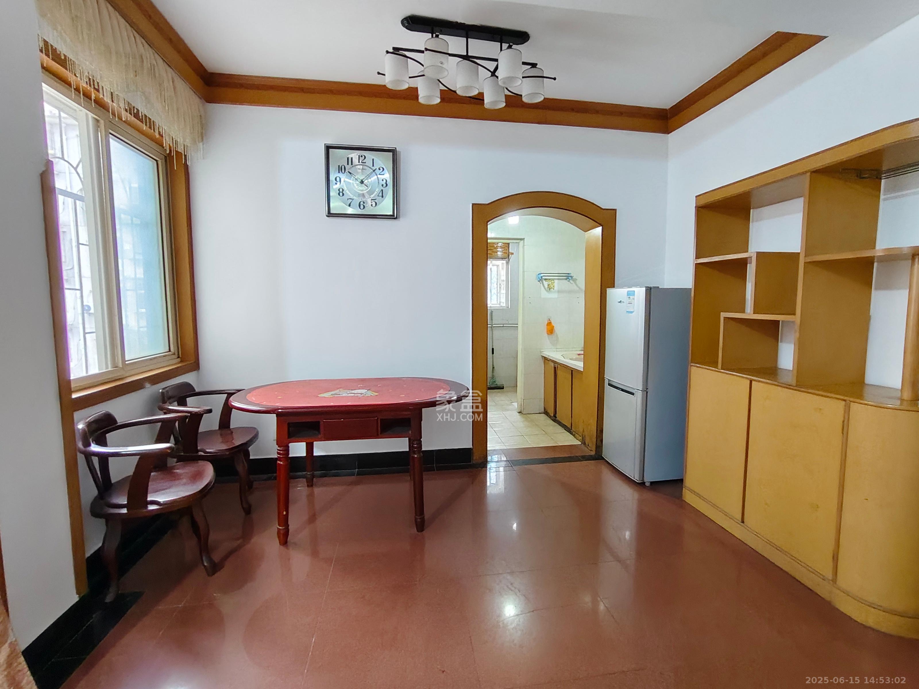 新桥小区  3室2厅1卫   1600.00元/月室内图