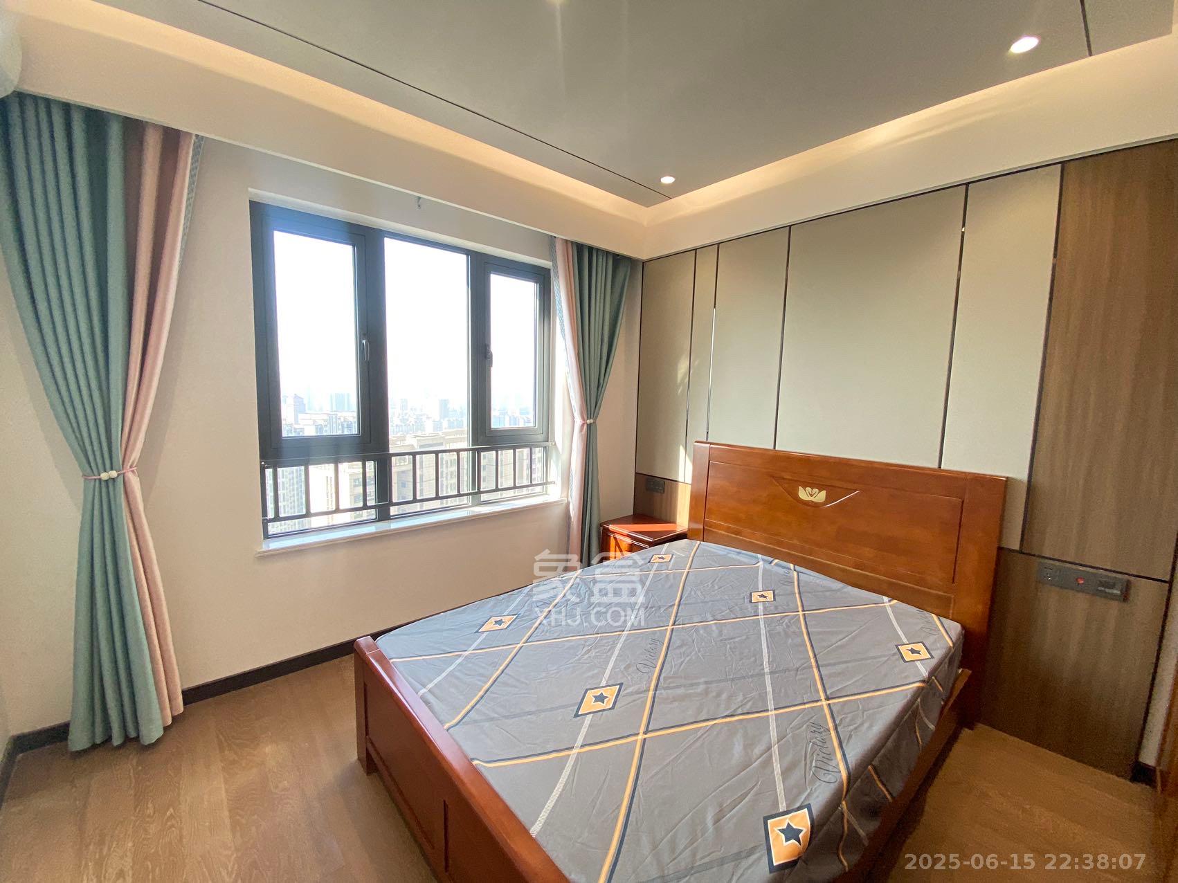 卓越中寰 3室2厅2卫 3800.0元/月 卓越中寰 3室2厅2卫 3800.0元/月室内图