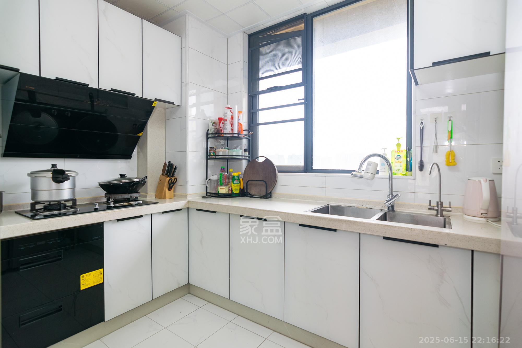 澳海月亮湾 3室2厅2卫 82.8万 澳海月亮湾 3室2厅2卫 82.8万厨房